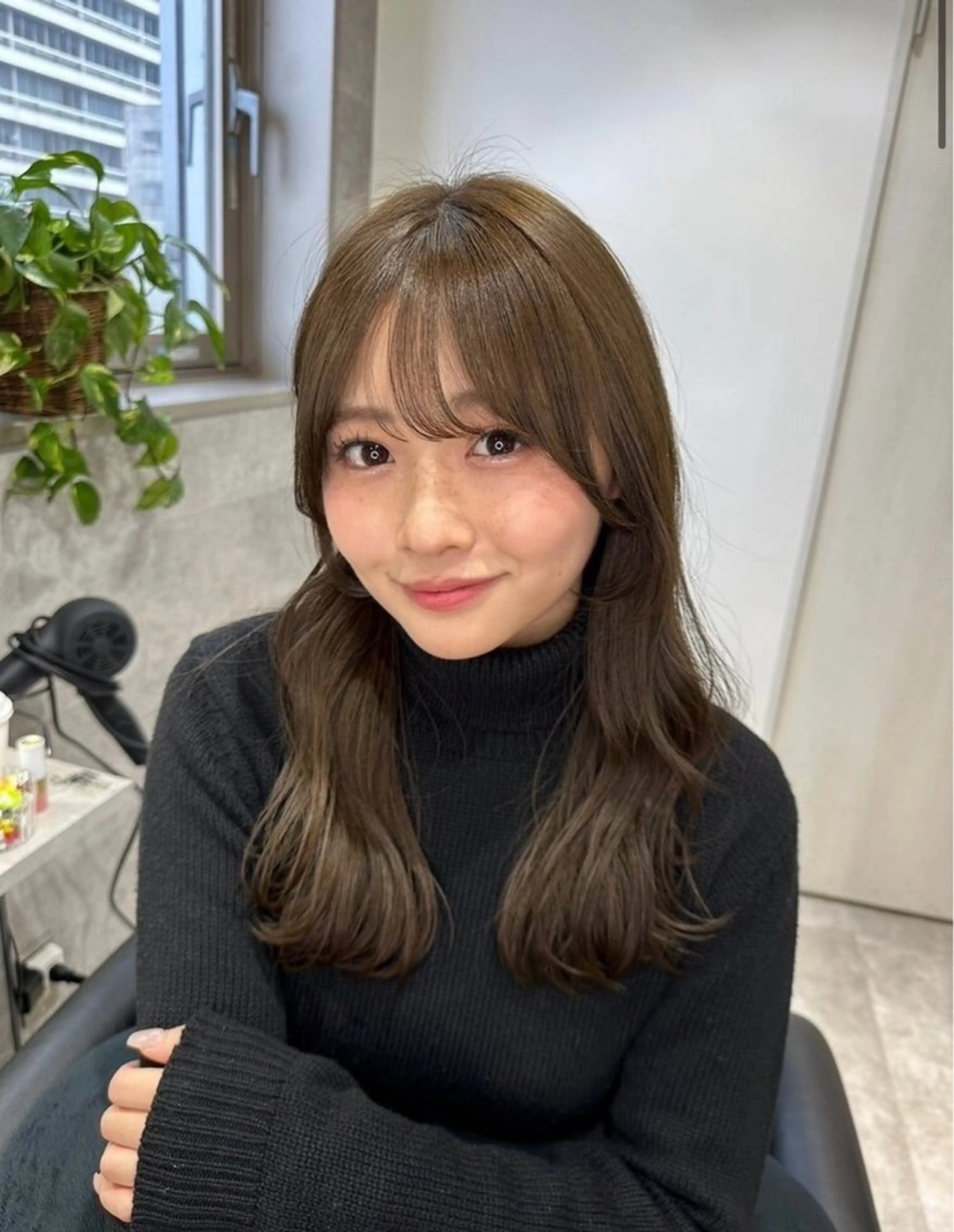 セミロング 酸性ストレート 吉田 歩のヘアスタイル