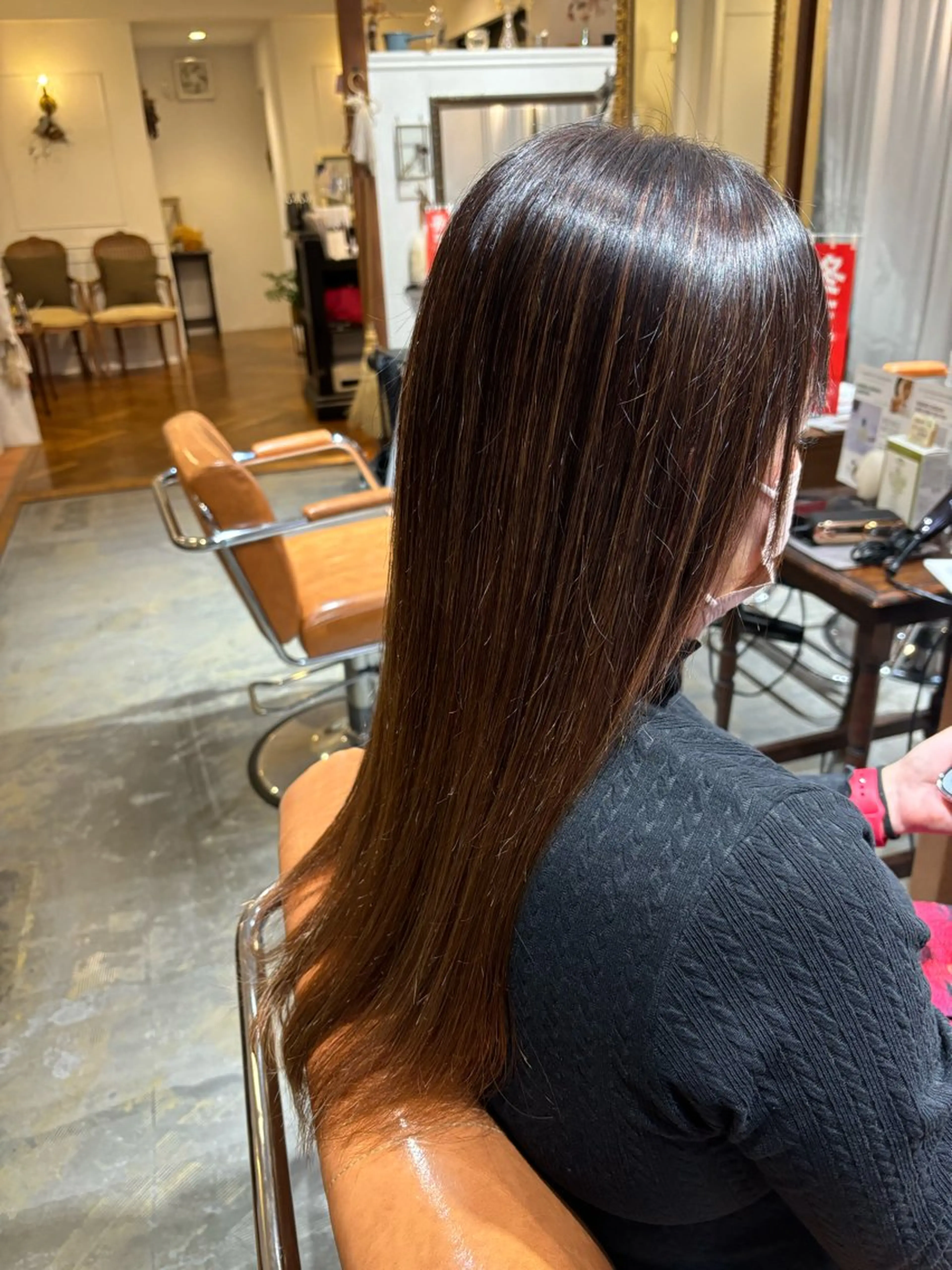 ロング カラー ハイライトカラー ハイライト トリコヘアサロン 新井千智のヘアスタイル