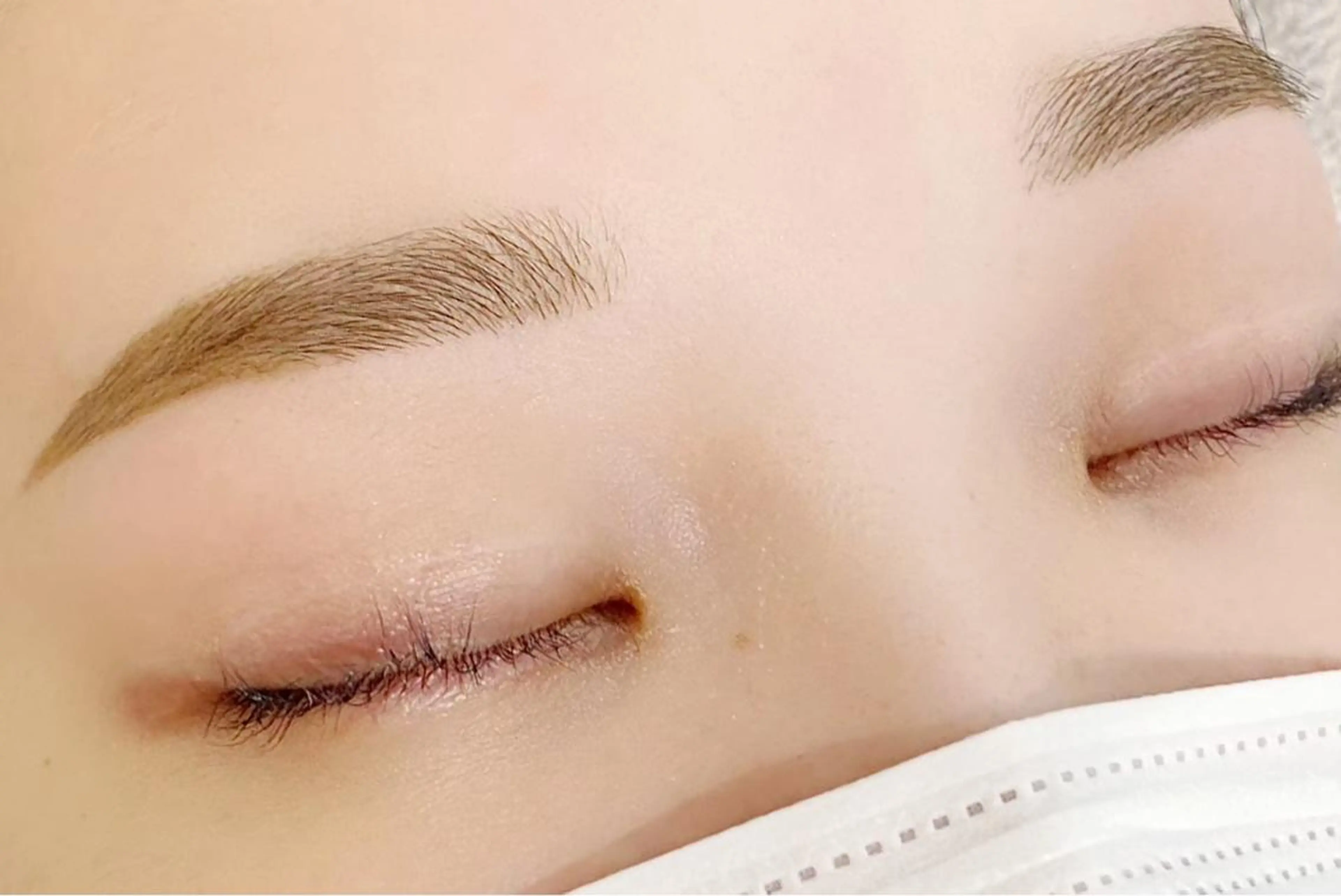 アイブロウ 信田 玲奈の眉毛・アイブロウイメージ