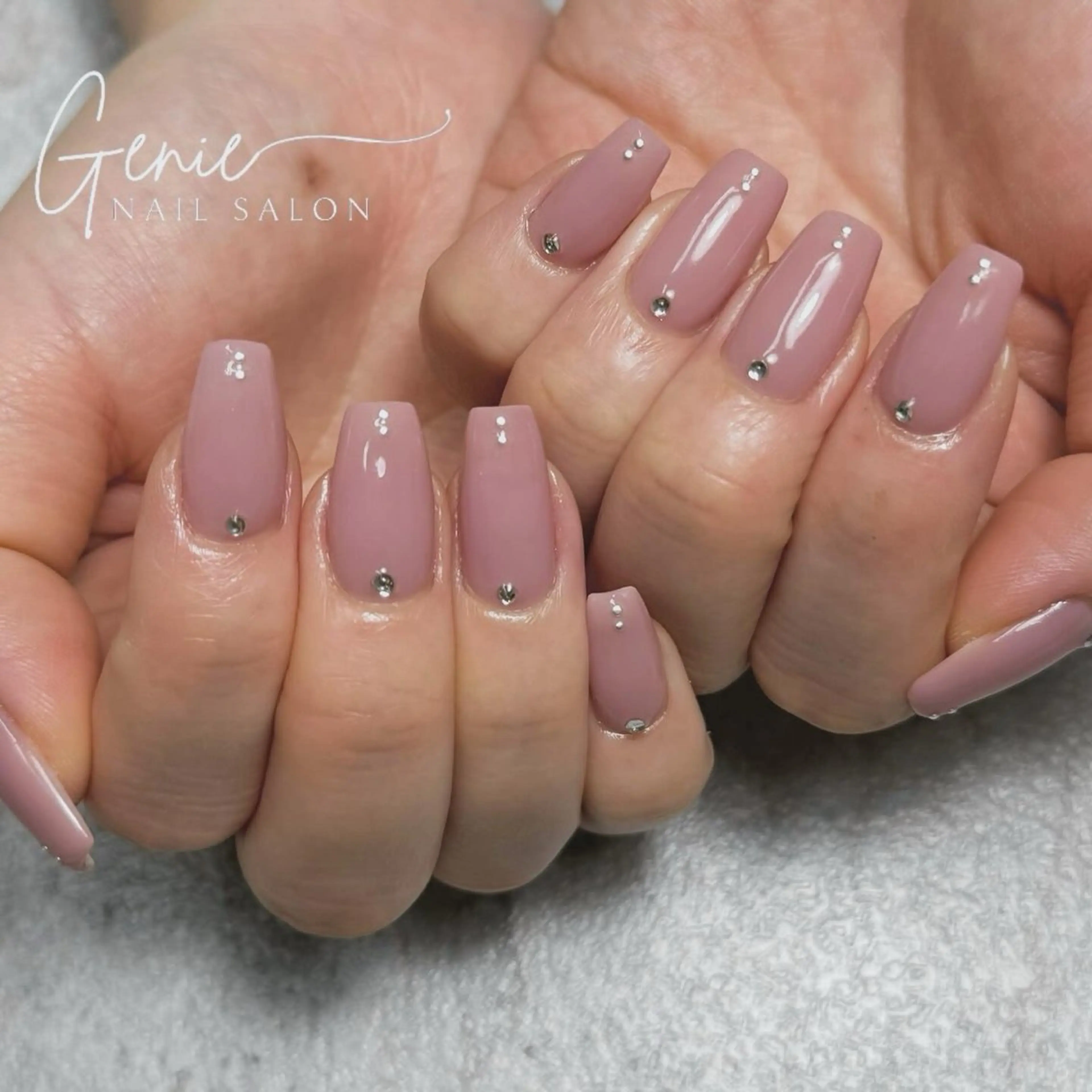 ネイル ニュアンスネイル ワンホンネイル ハンドネイル Nail salon Genieのネイルデザイン