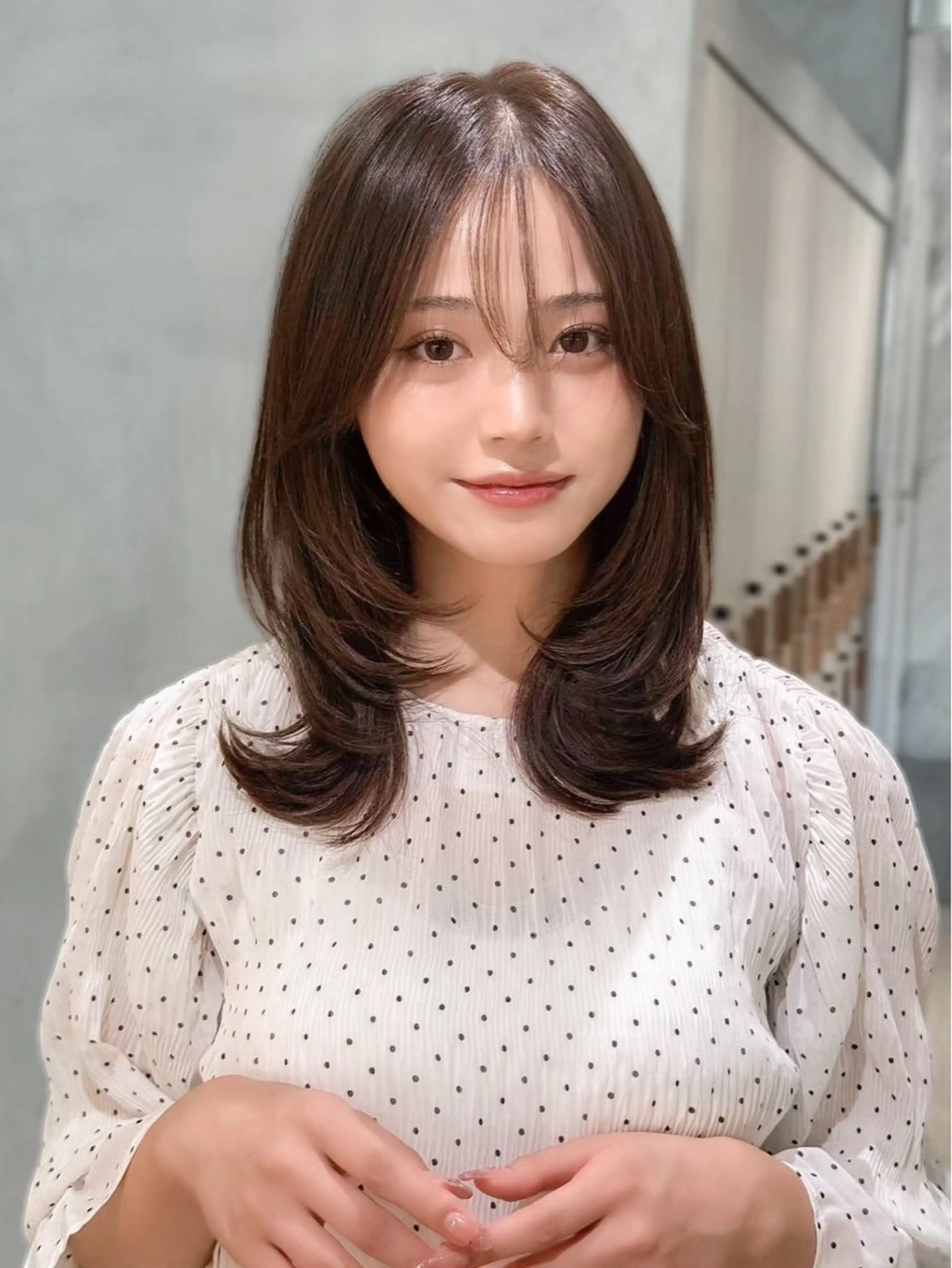 ミディアム 顔まわりレイヤー 顔周りカット レイヤーカット カット ヘアカラー トリートメント 宍戸 崇人のヘアスタイル