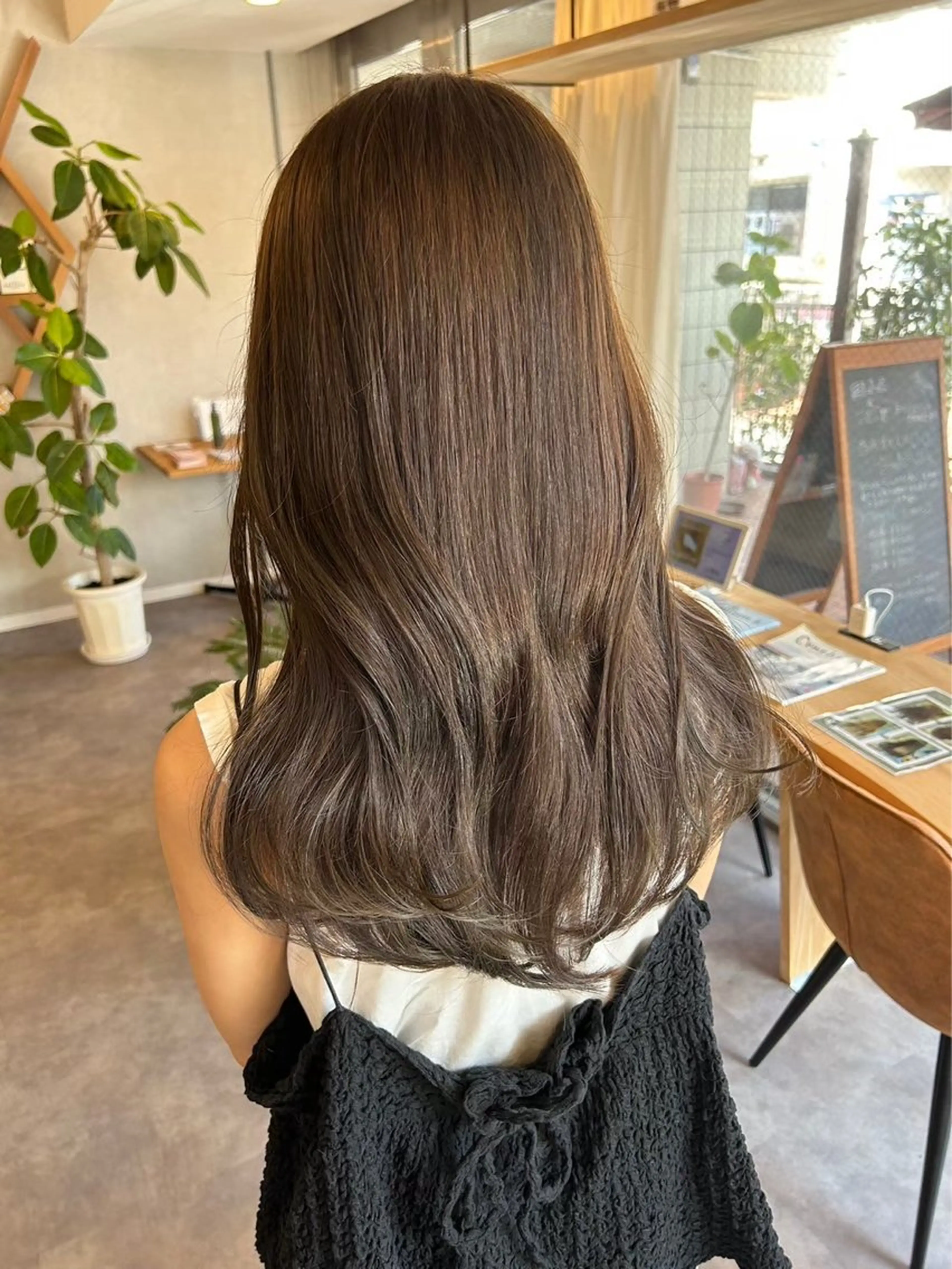 ロング カラー ELLE&SALLY 石野のヘアスタイル