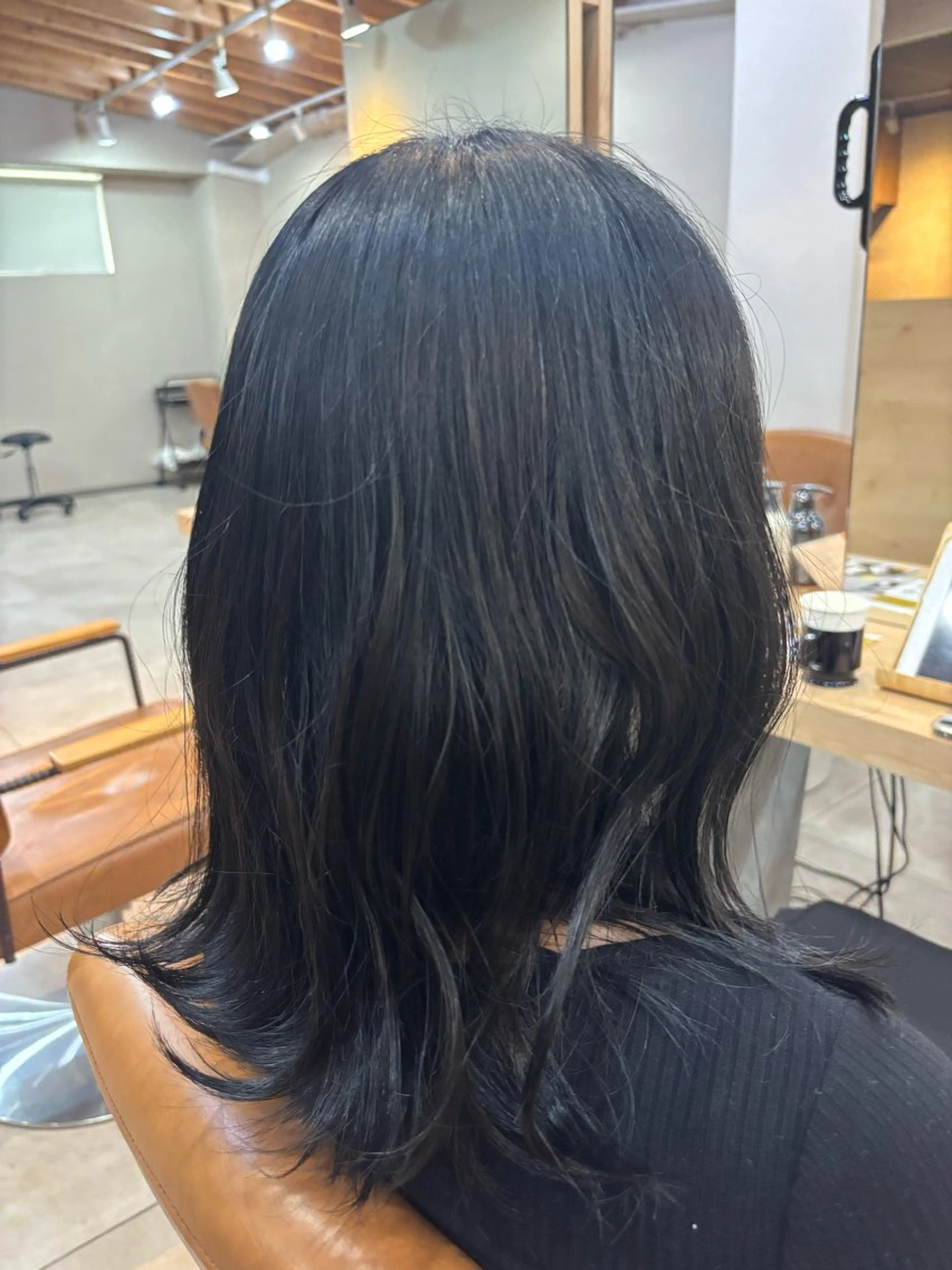 ミディアム カラー 黒髪 透明感カラー 八尋 悠希のヘアスタイル