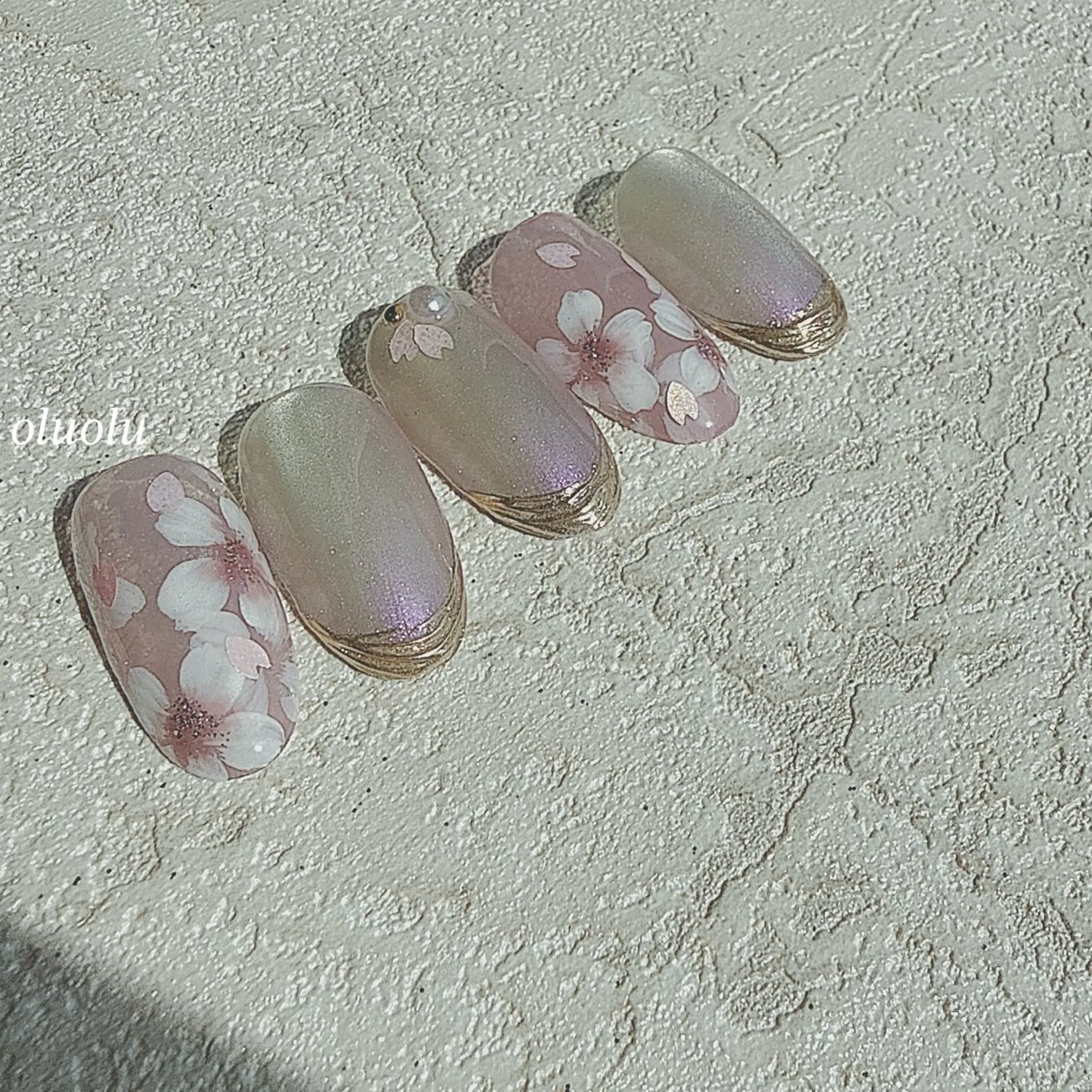 ネイル オーロラネイル 桜ネイル マグネットネイル ハンドネイル 大村 紬華のネイルデザイン