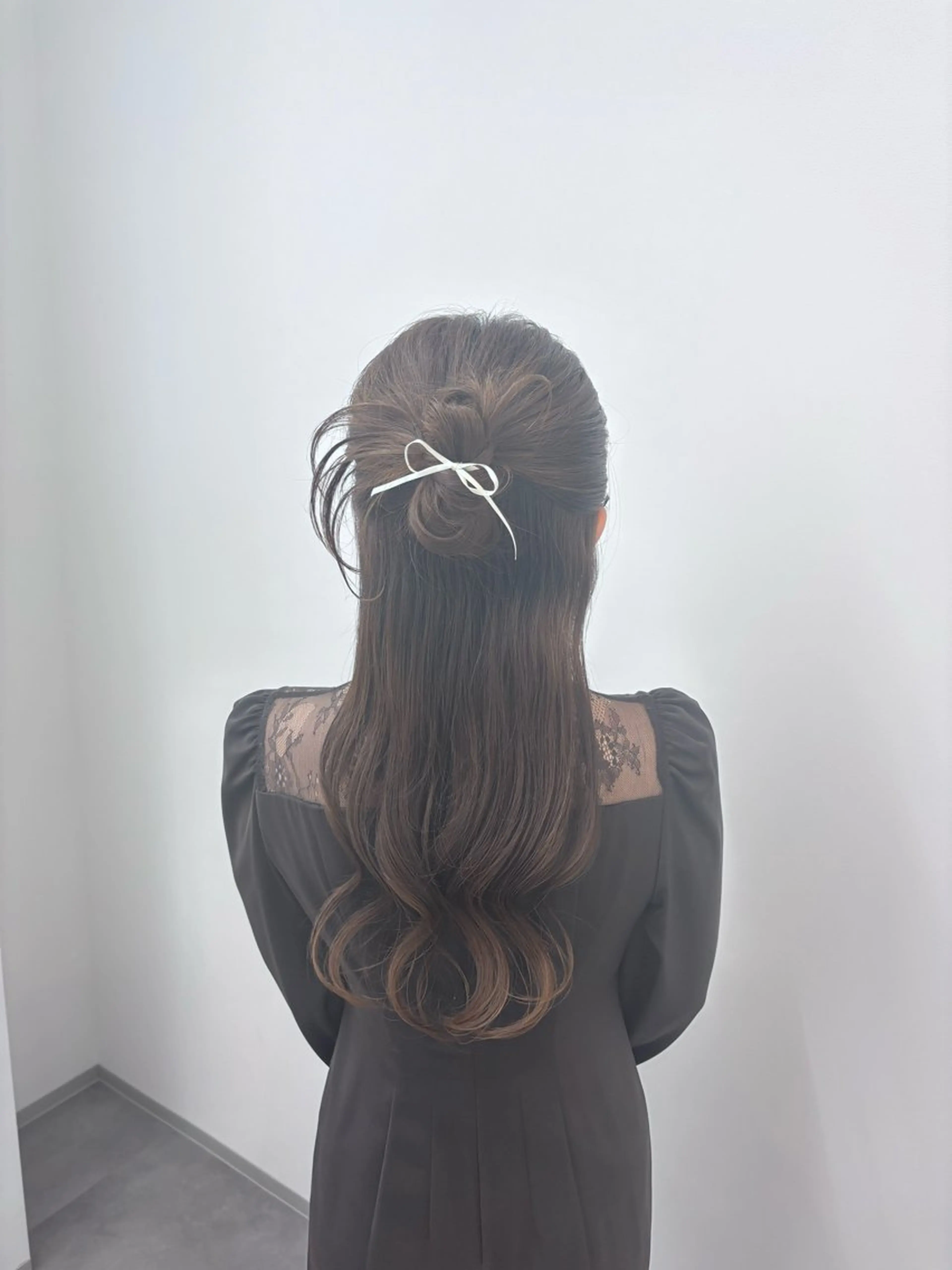 ロング ヘアアレンジ ハーフアップ 鍋嶋 涼香のヘアスタイル