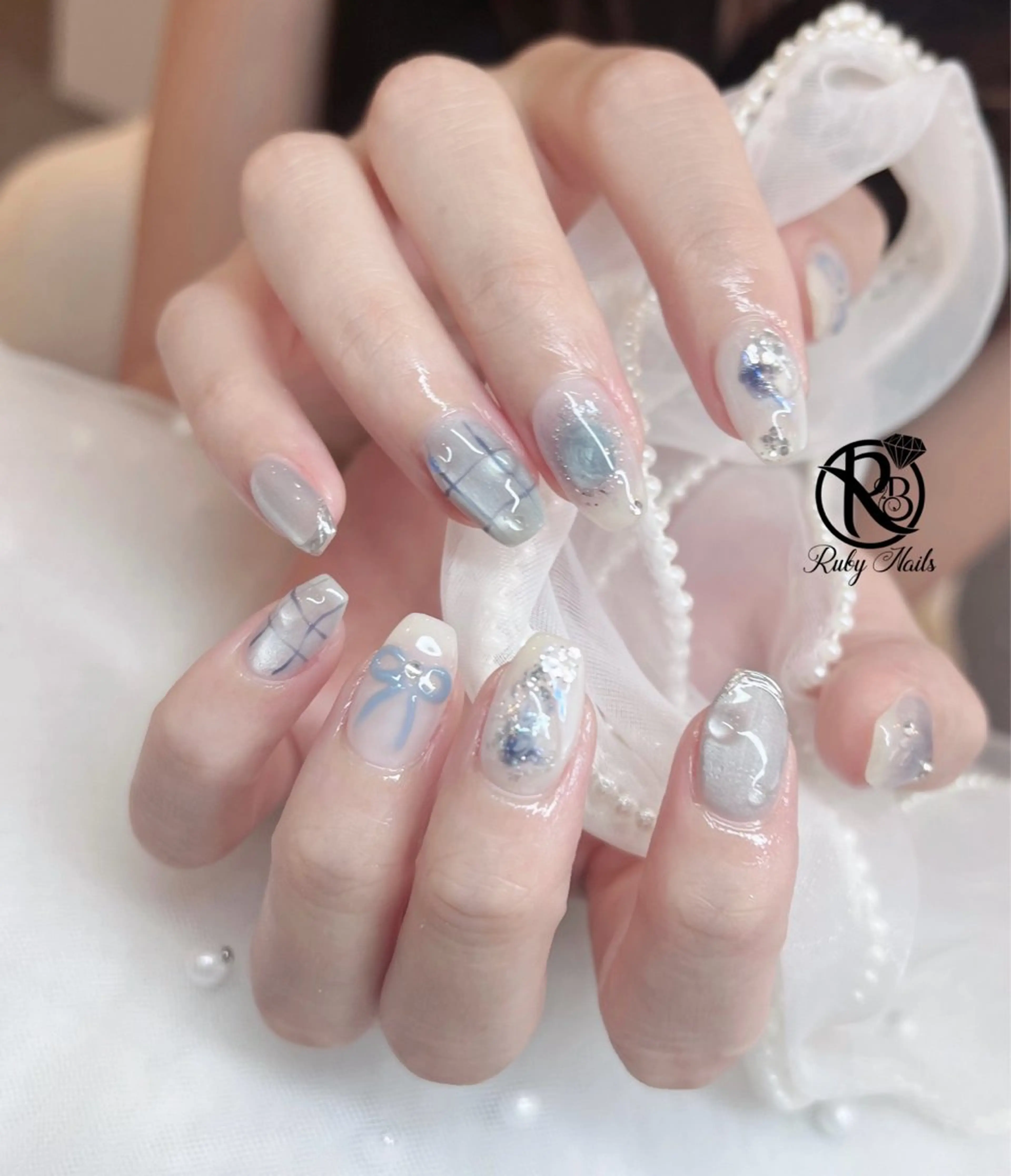 ネイル キラキラネイル 韓国ネイル 水色 マグネットネイル ニュアンスネイル RUBY Nail 日暮里店のネイルデザイン