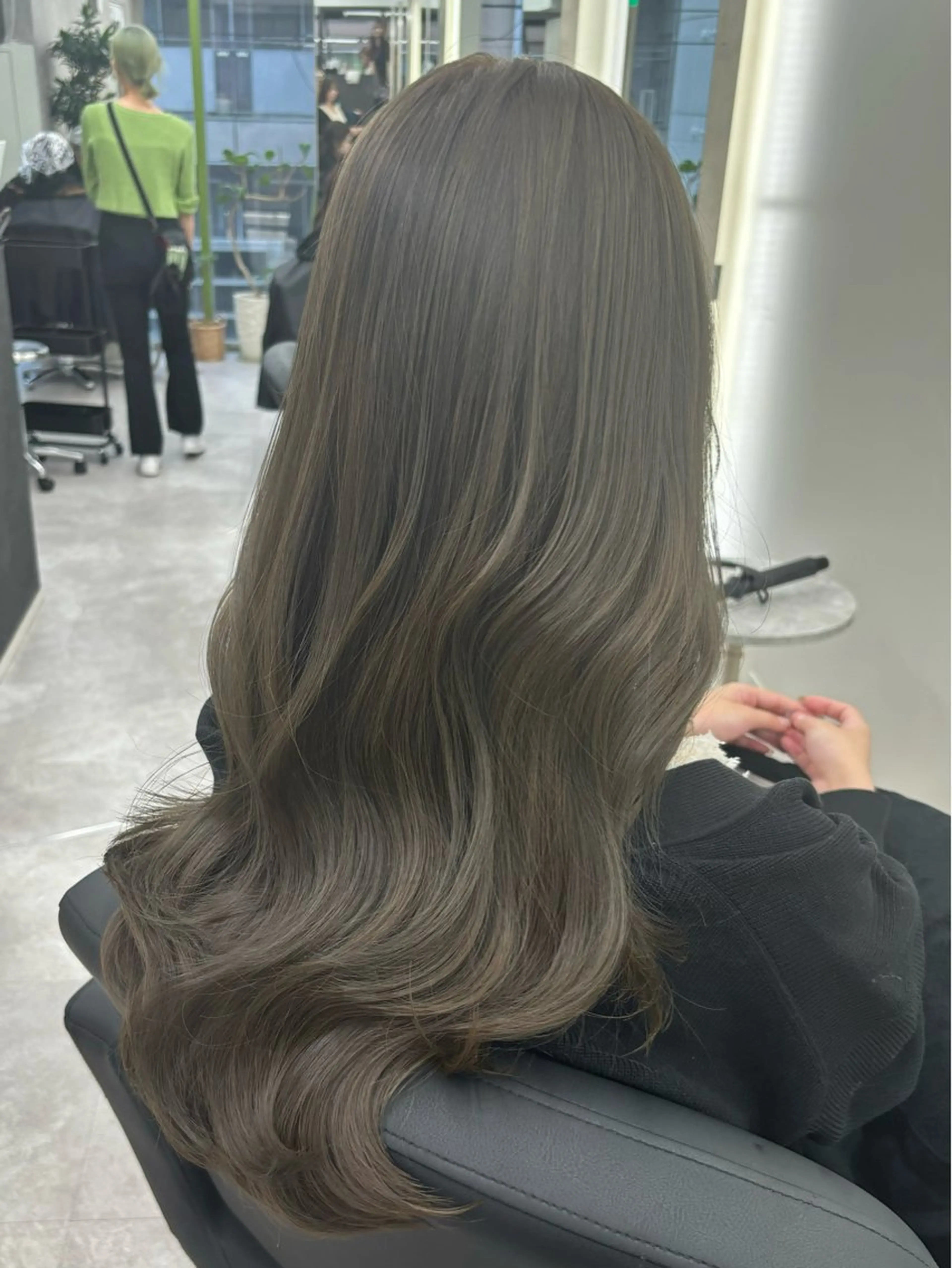 ロング カラー 透明感カラー 髪質改善 韓国風ヘア レイヤーカット Ardore大阪難波 カットカラーモデルのヘアスタイル