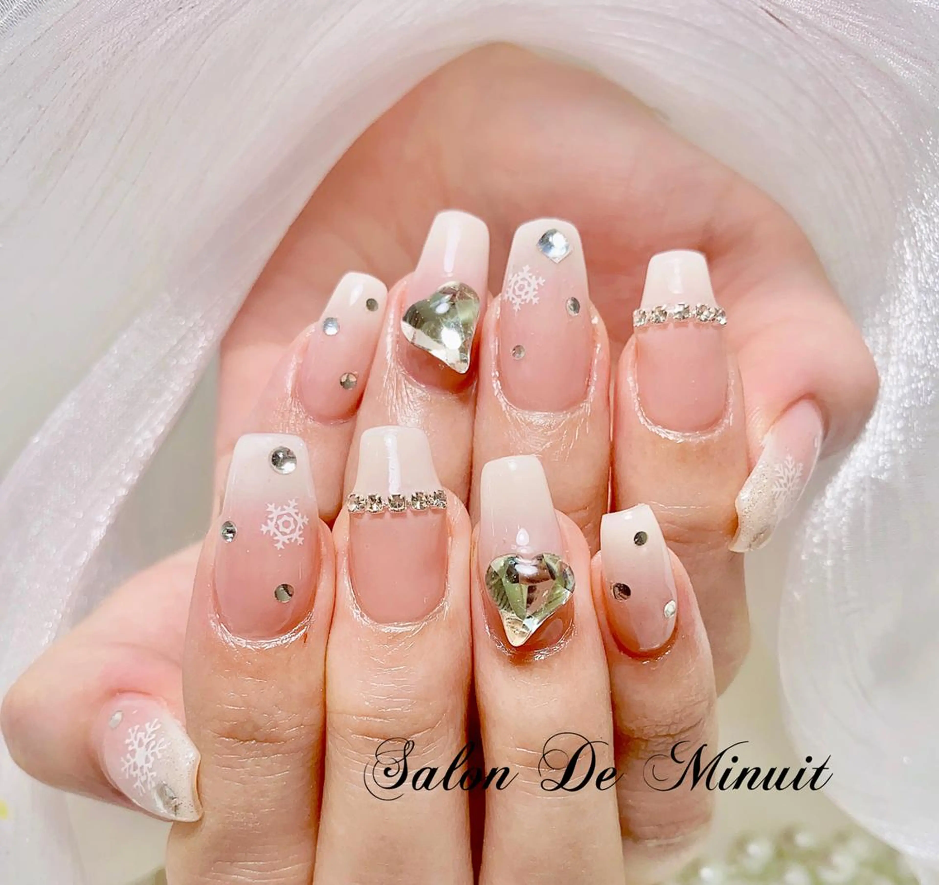 ネイル ハンドネイル ハンドケア Momo 🤍のネイルデザイン