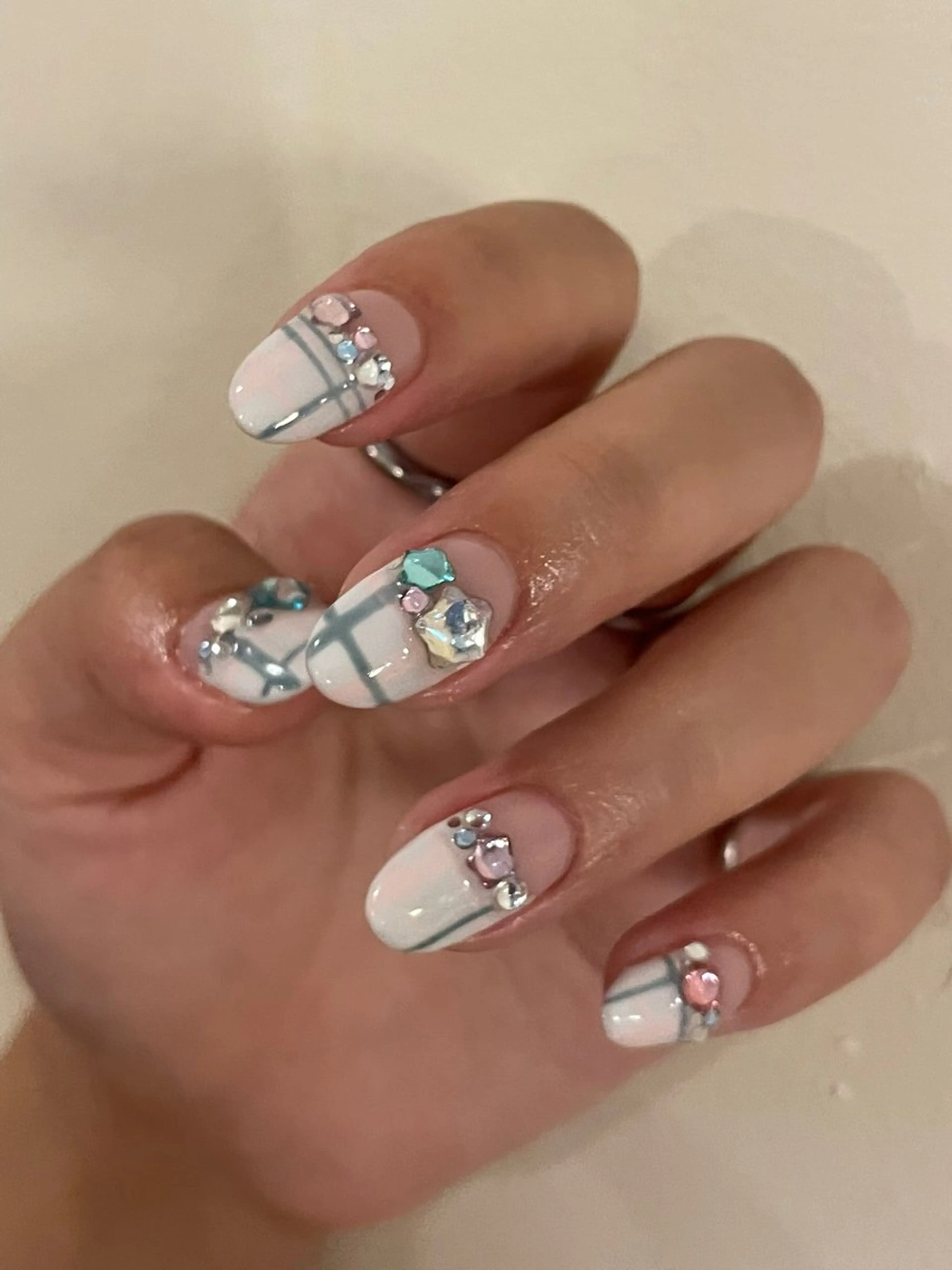 ネイル ハンドネイル shion .のネイルデザイン