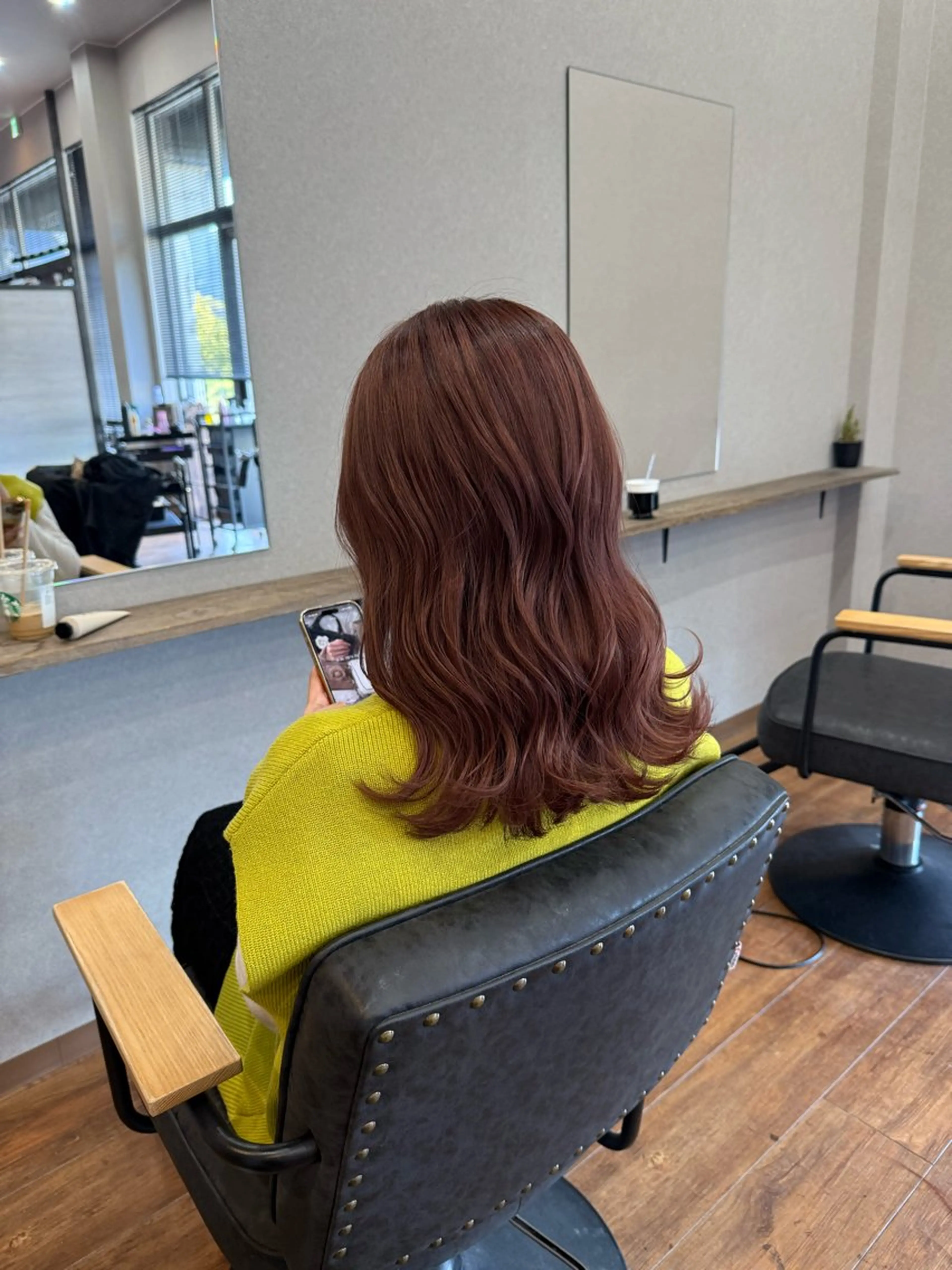 セミロング カラー ブラウンカラー ピンクカラー ピンクブラウン ヘアカラー トリートメント clocca所属・鵜飼 真伍のヘアスタイル