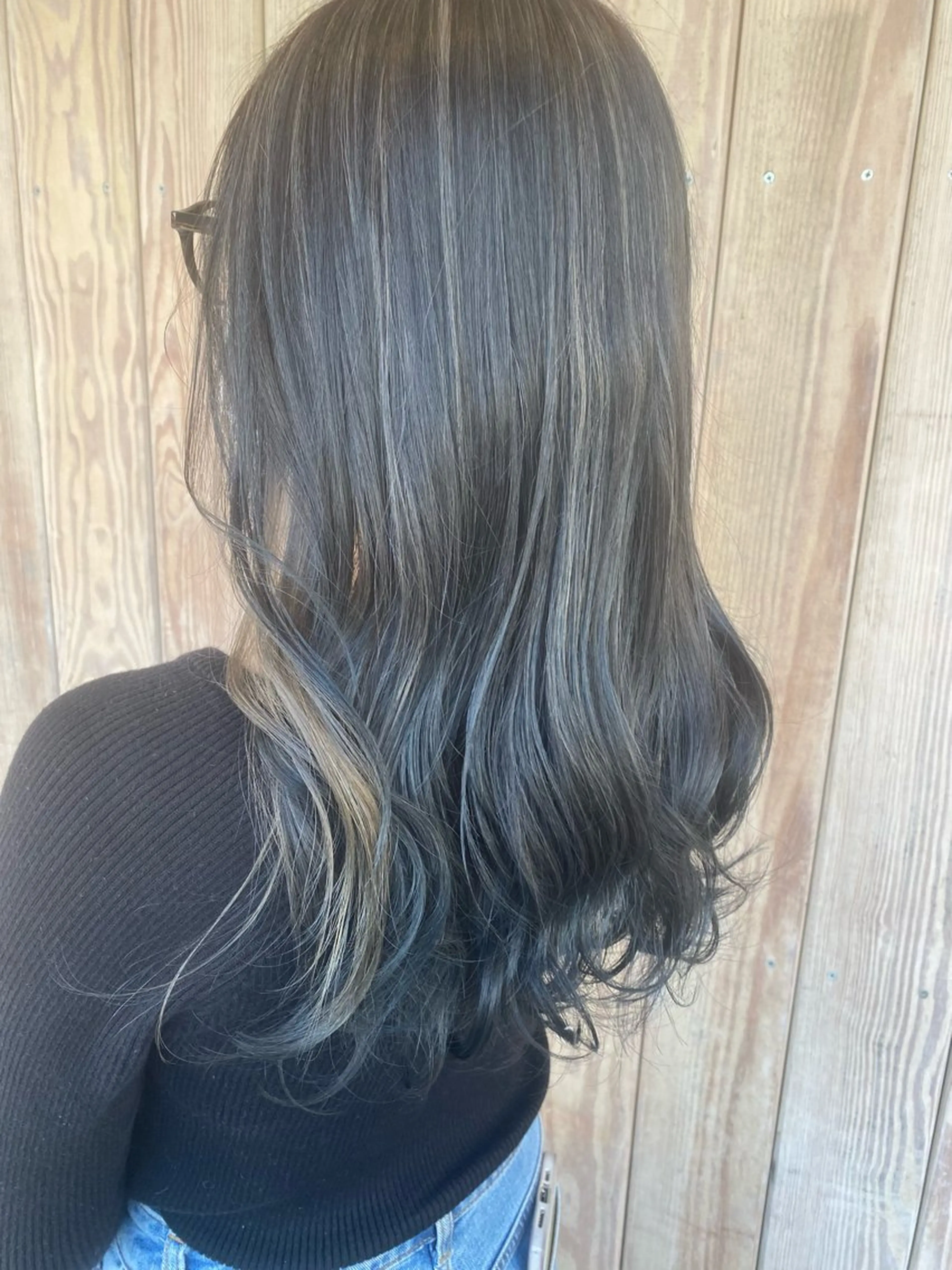 ロング 西田 朋華のヘアスタイル