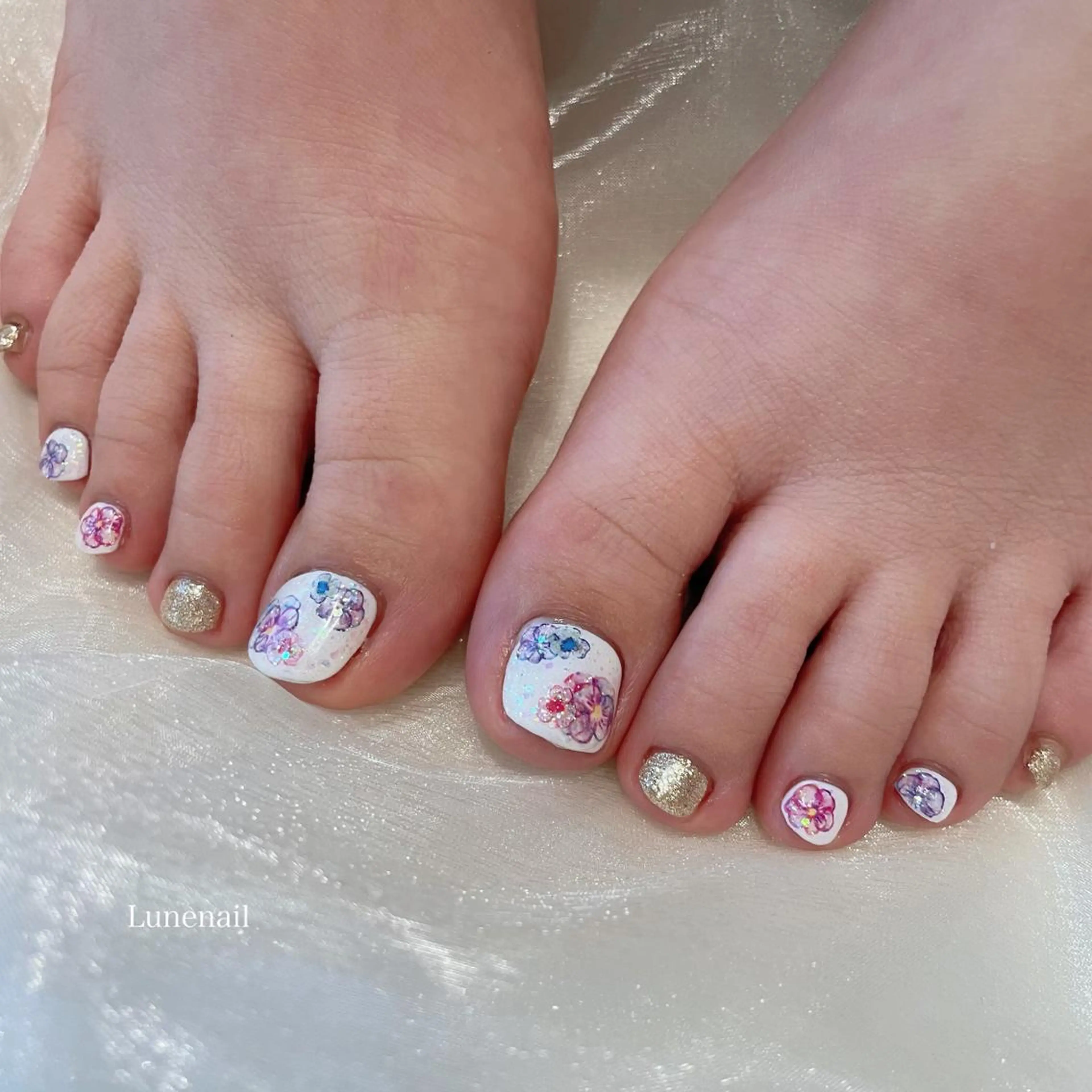 ミディアム フットネイル Lunenail所属・Lune nailのネイルデザイン