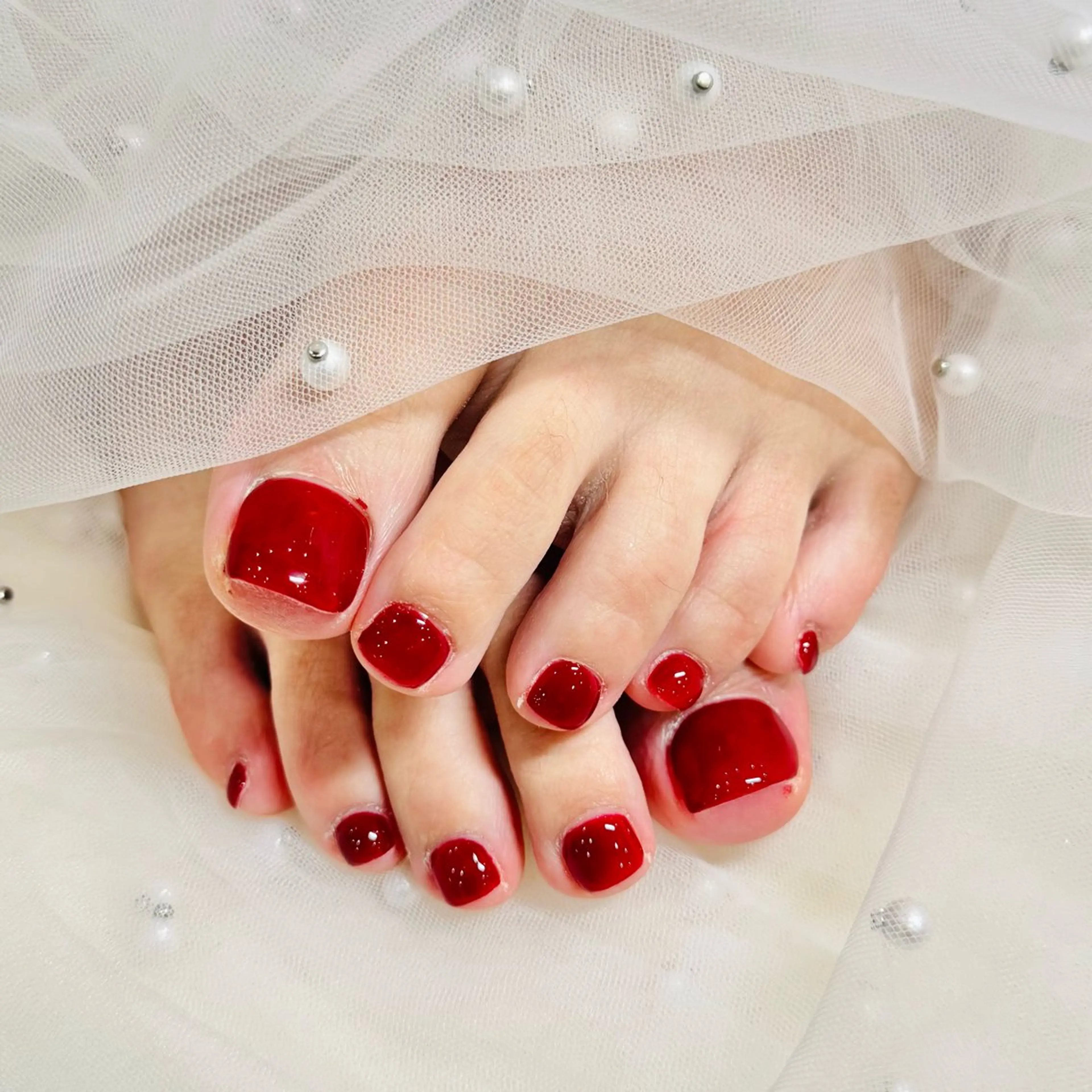 ネイル フットネイル ワンカラーネイル シンプルネイル 冬ネイル クリスマス AYAKA🩵難波♡ 韓国ネイルで可愛く♡のネイルデザイン