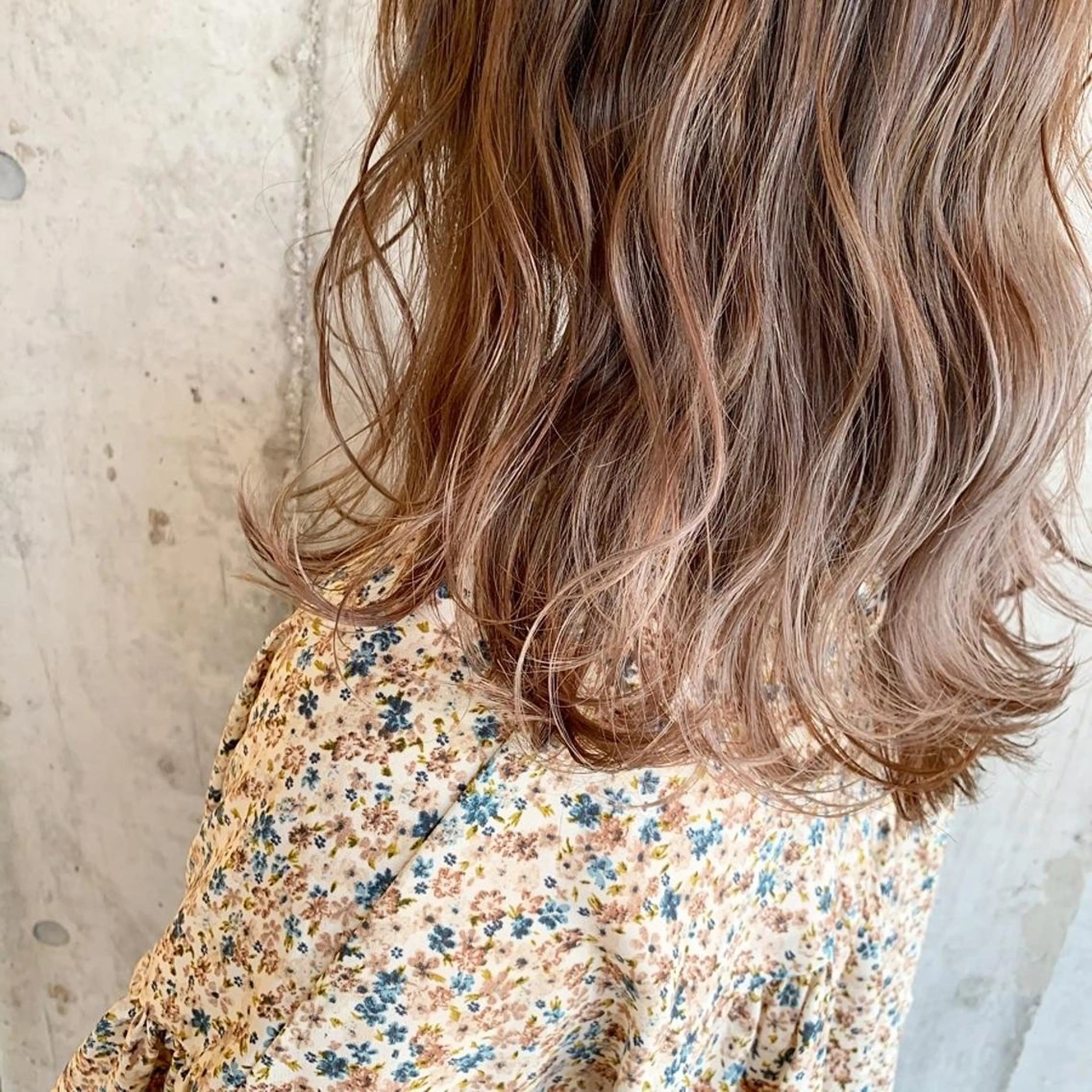 セミロング 🌷横浜/レイヤー /艶カラー🌷のヘアスタイル