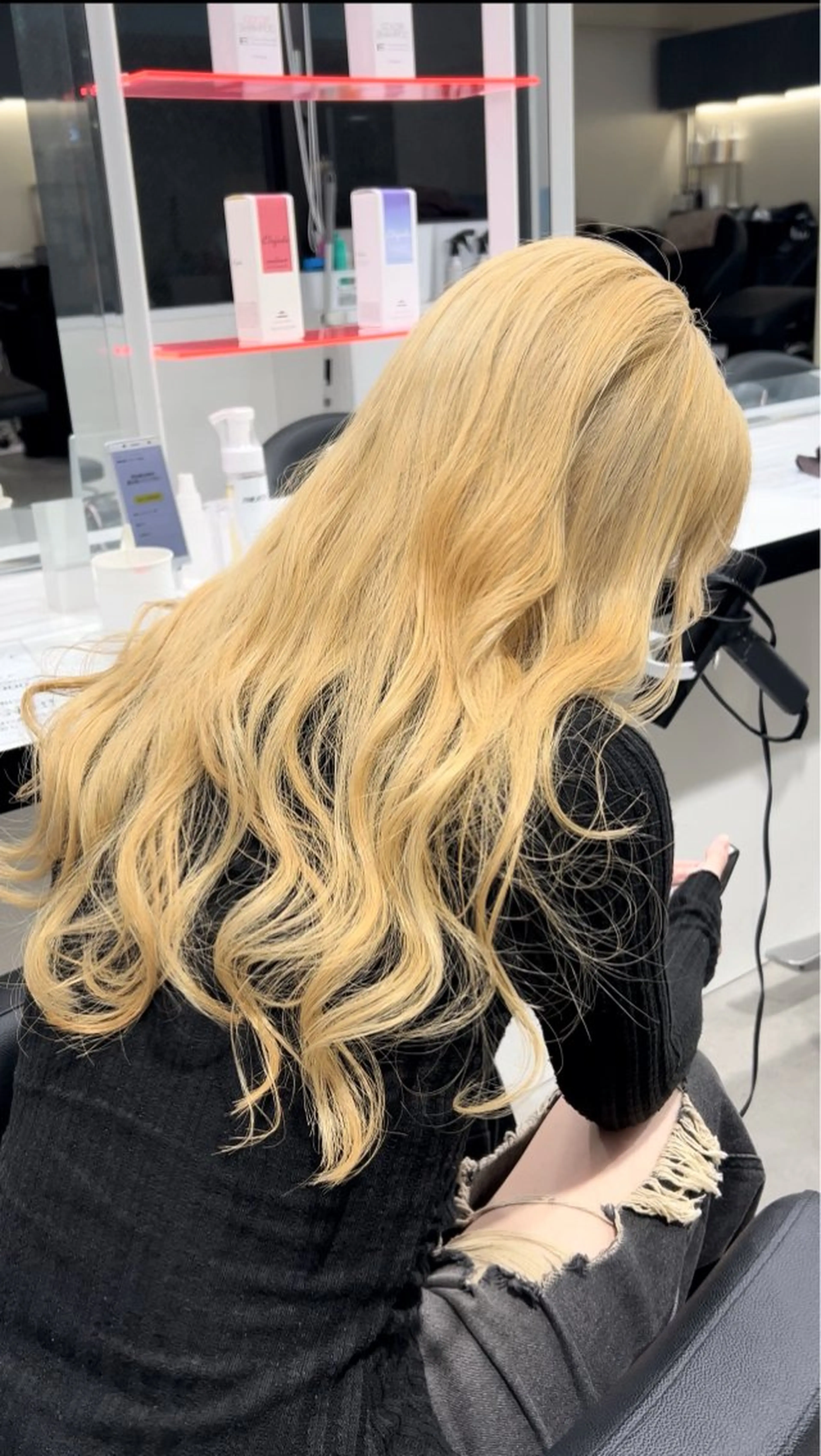 ロング カラー ヘアカラー 履歴修正屋さん／ ブロンド／ホワイトのヘアスタイル