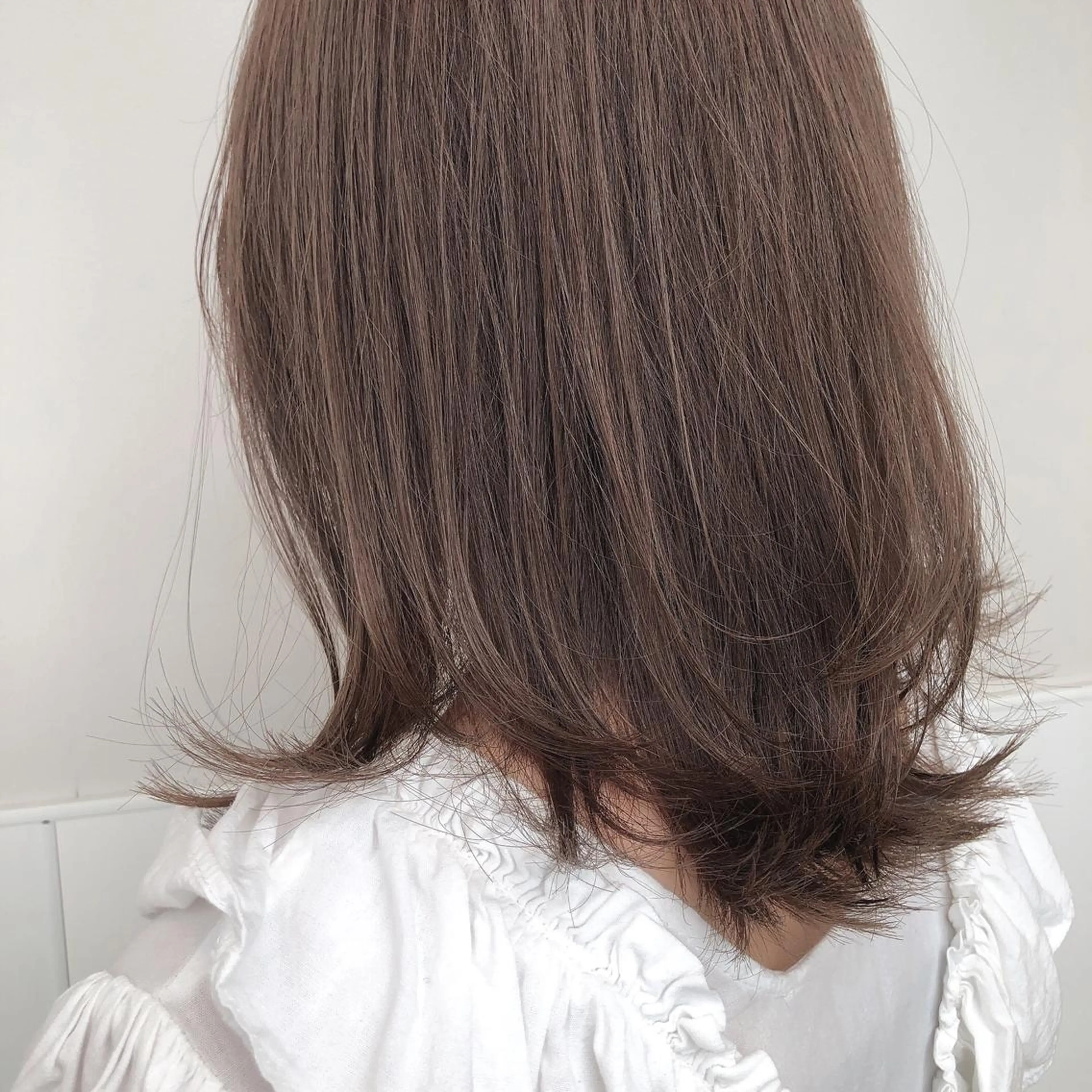 セミロング カラー グレージュ ピンクカラー ヘアカラー トリートメント 盛れるレイヤーカット 得意🌹井上美沙のヘアスタイル