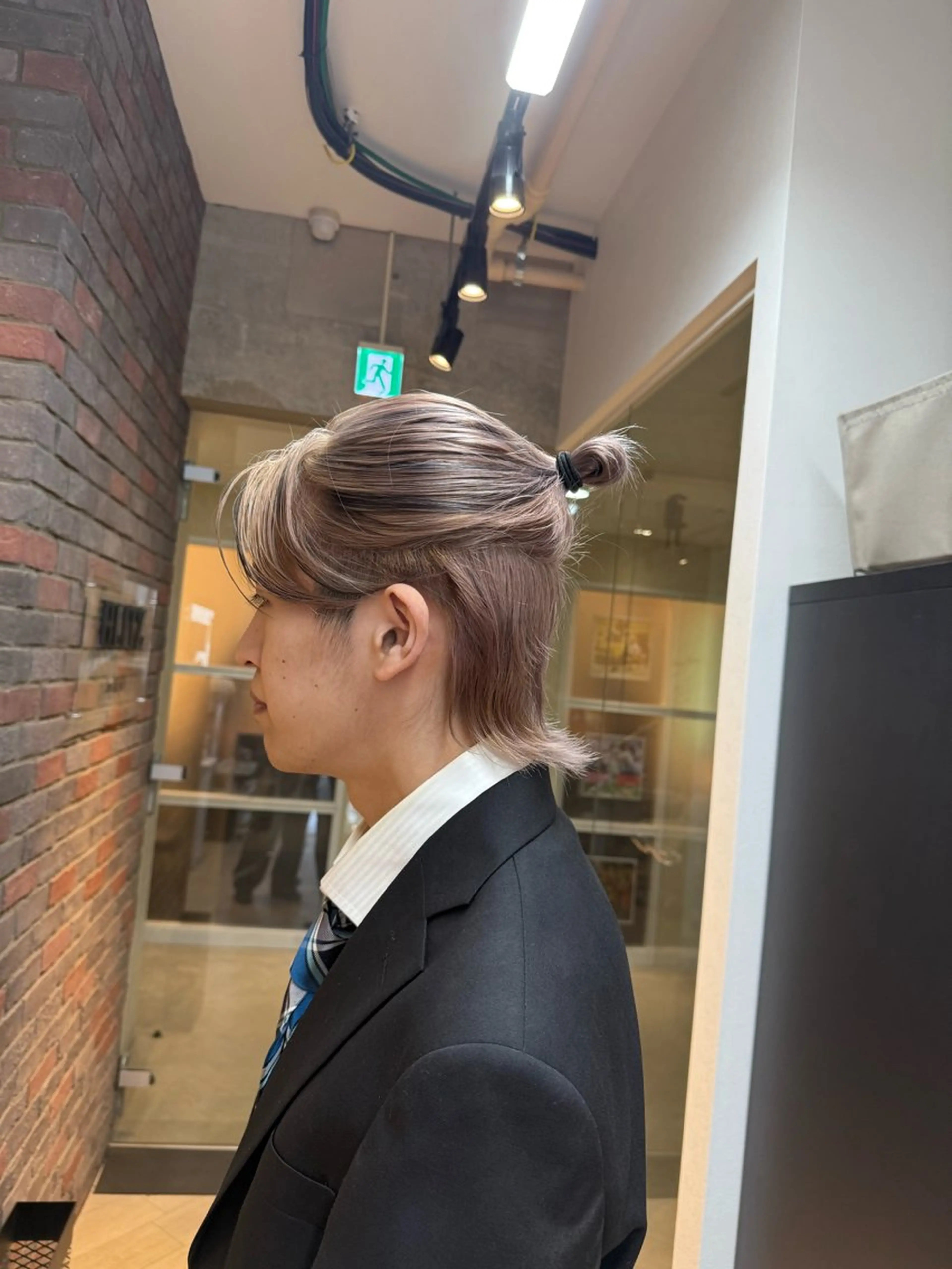 ハイライトカラー【ブリーチオンカラー】の写真