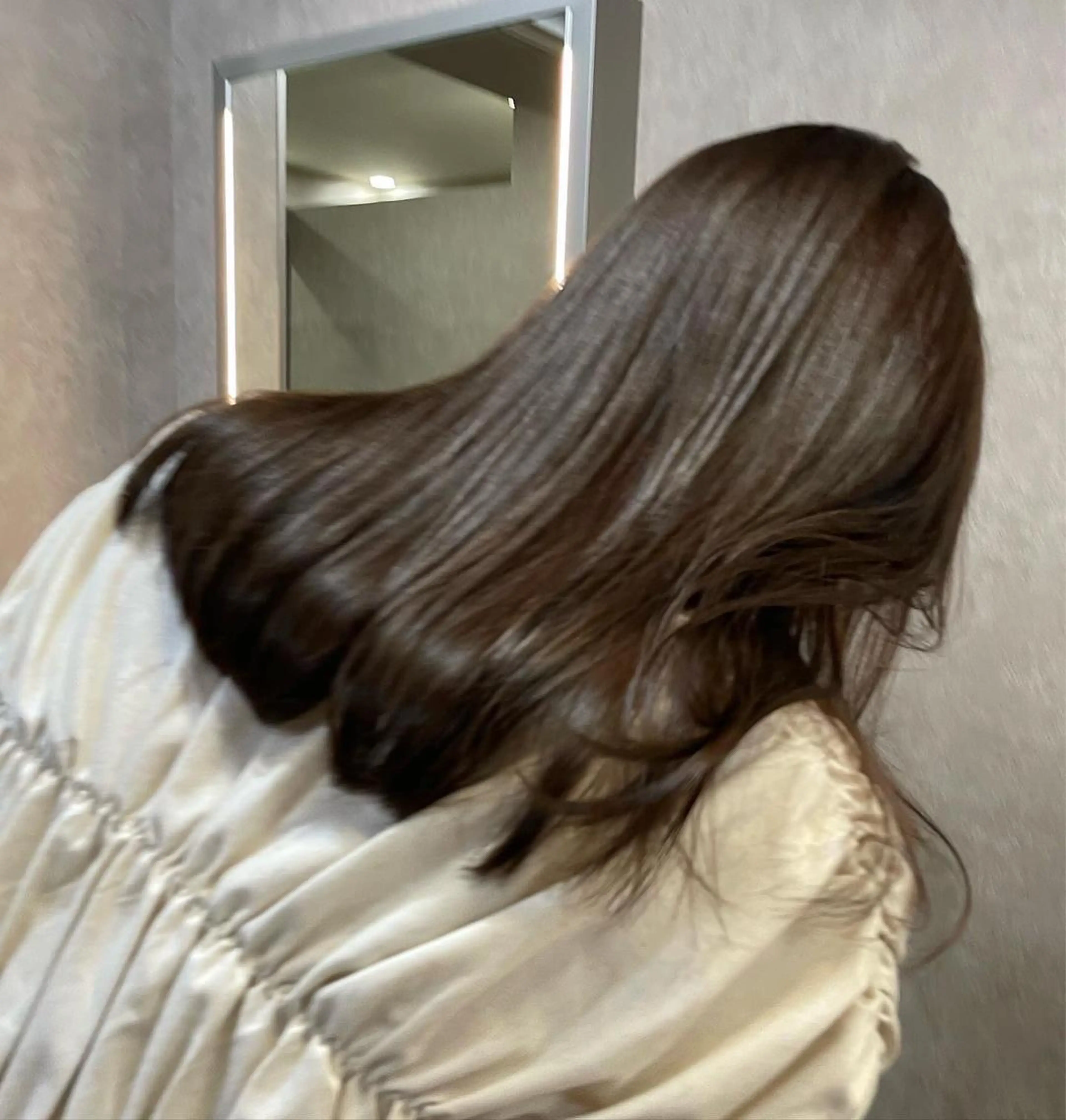 セミロング nene .のヘアスタイル