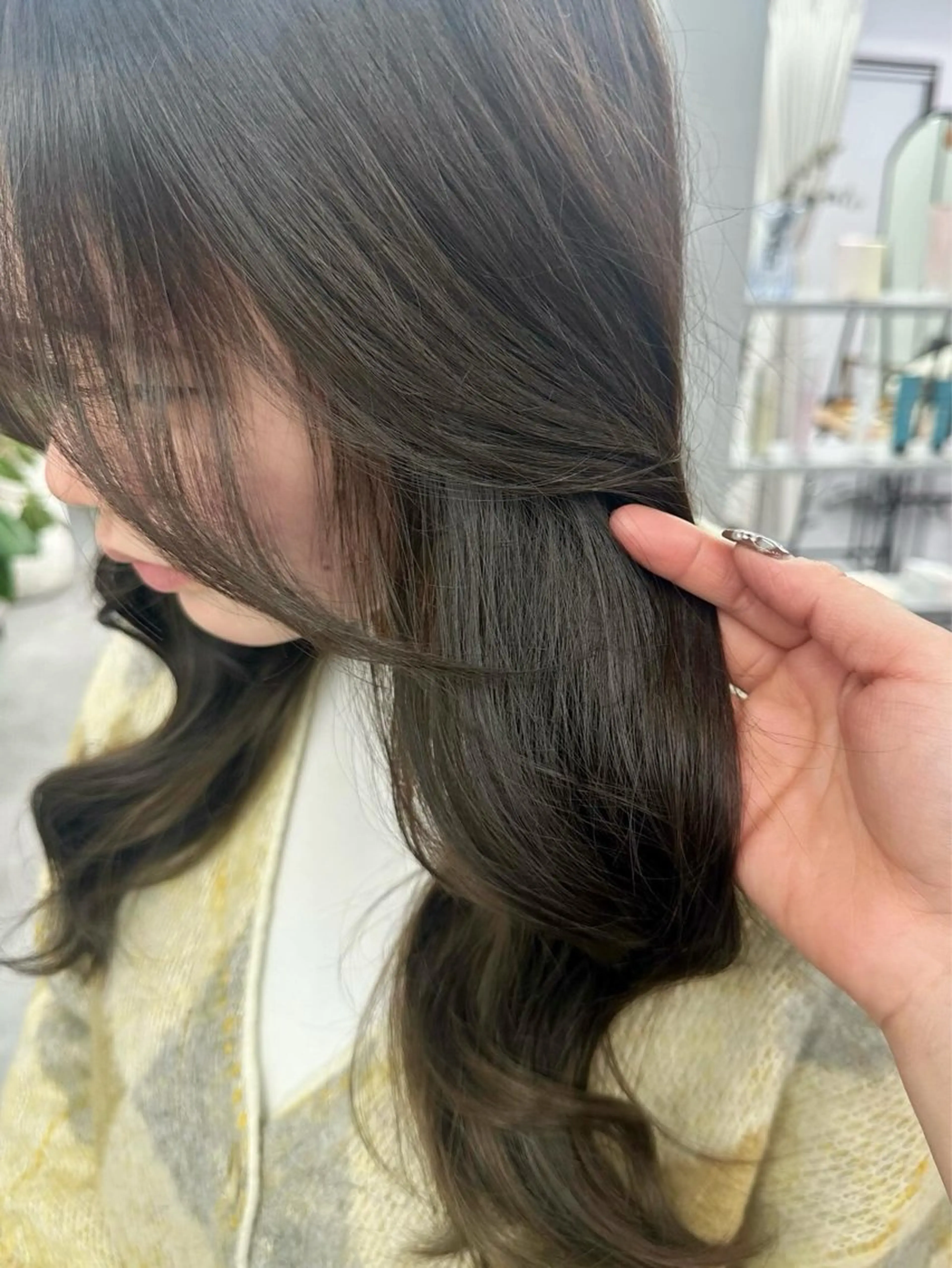 ロング ヘアカラー 恩田 遼のヘアスタイル