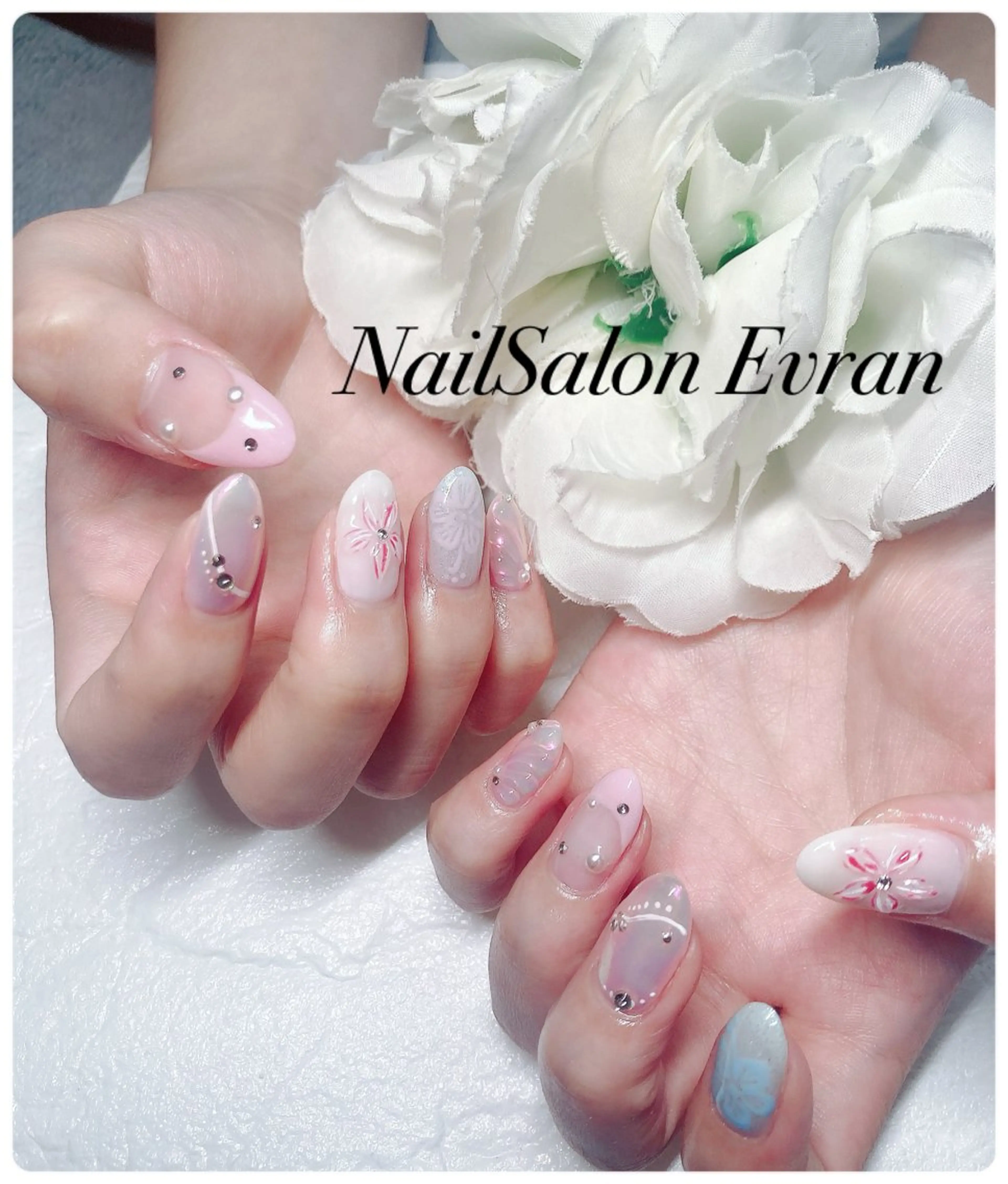 ネイル アートネイル フレンチネイル マグネットネイル 持ち込み ニュアンスネイル ハンドネイル Nail salon Evranのネイルデザイン