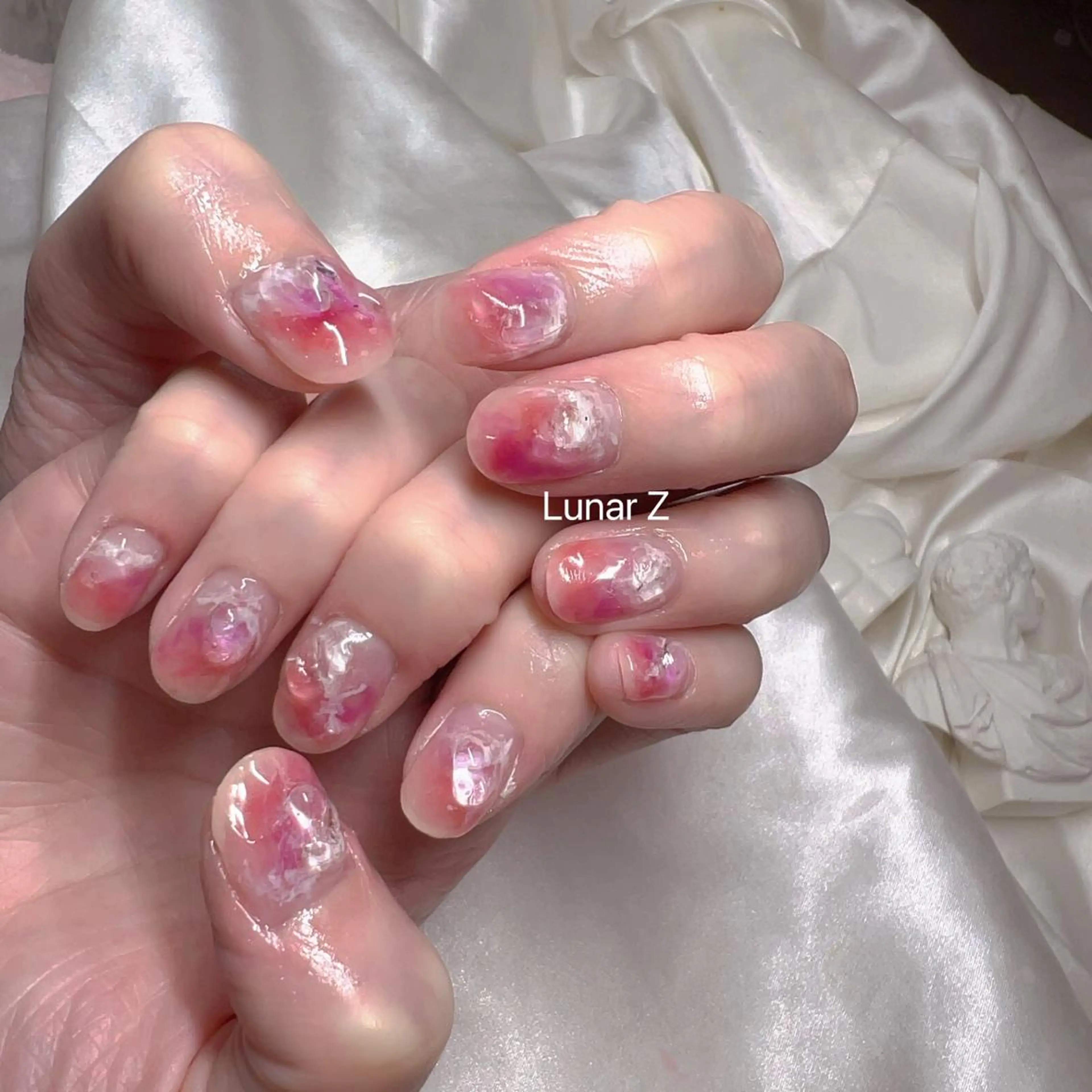 ネイル ニュアンスネイル 夏ネイル シ シのネイルデザイン