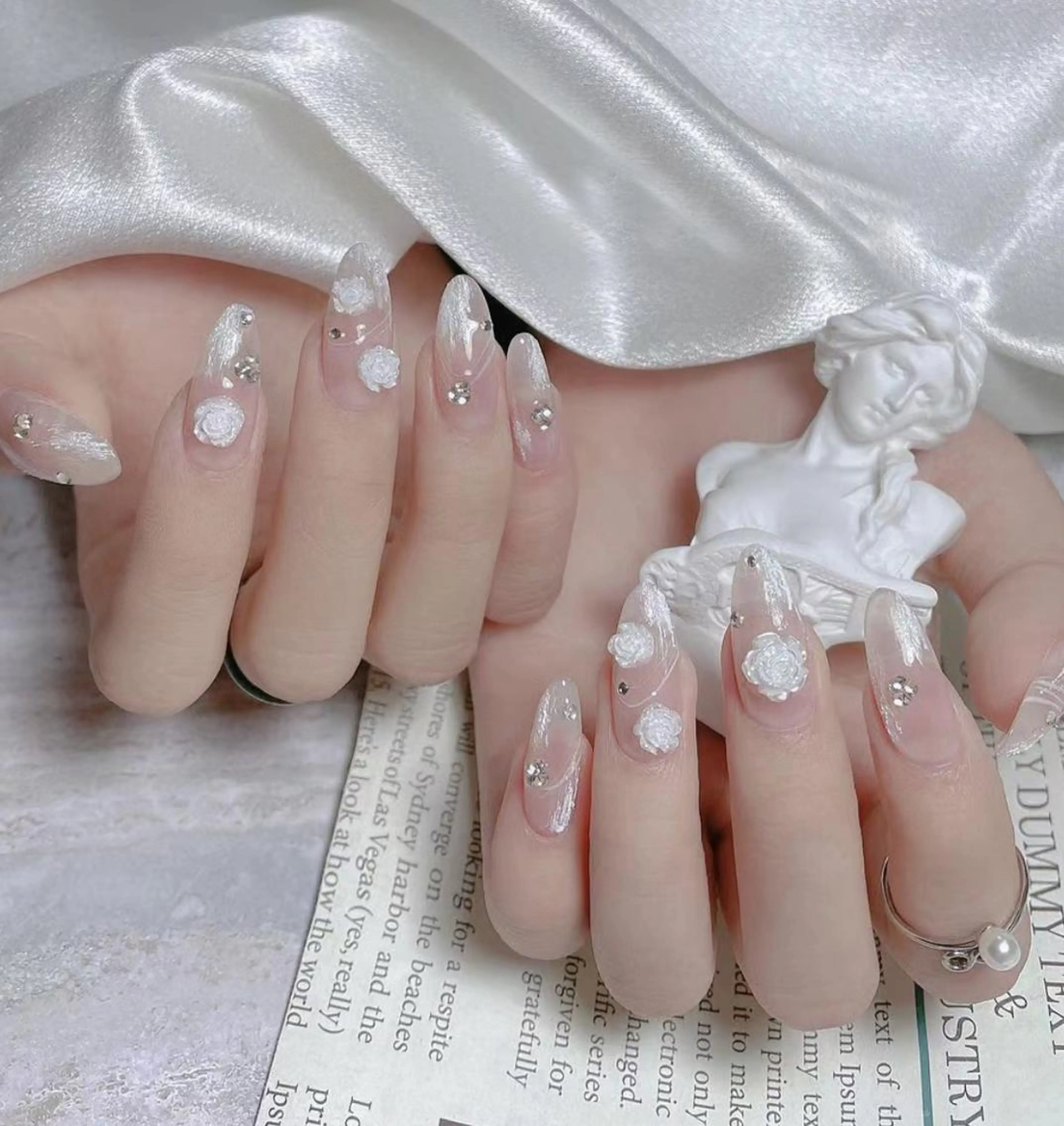 ネイル アートネイル 長さ出し ネイルチップ Queens ciciのネイルデザイン