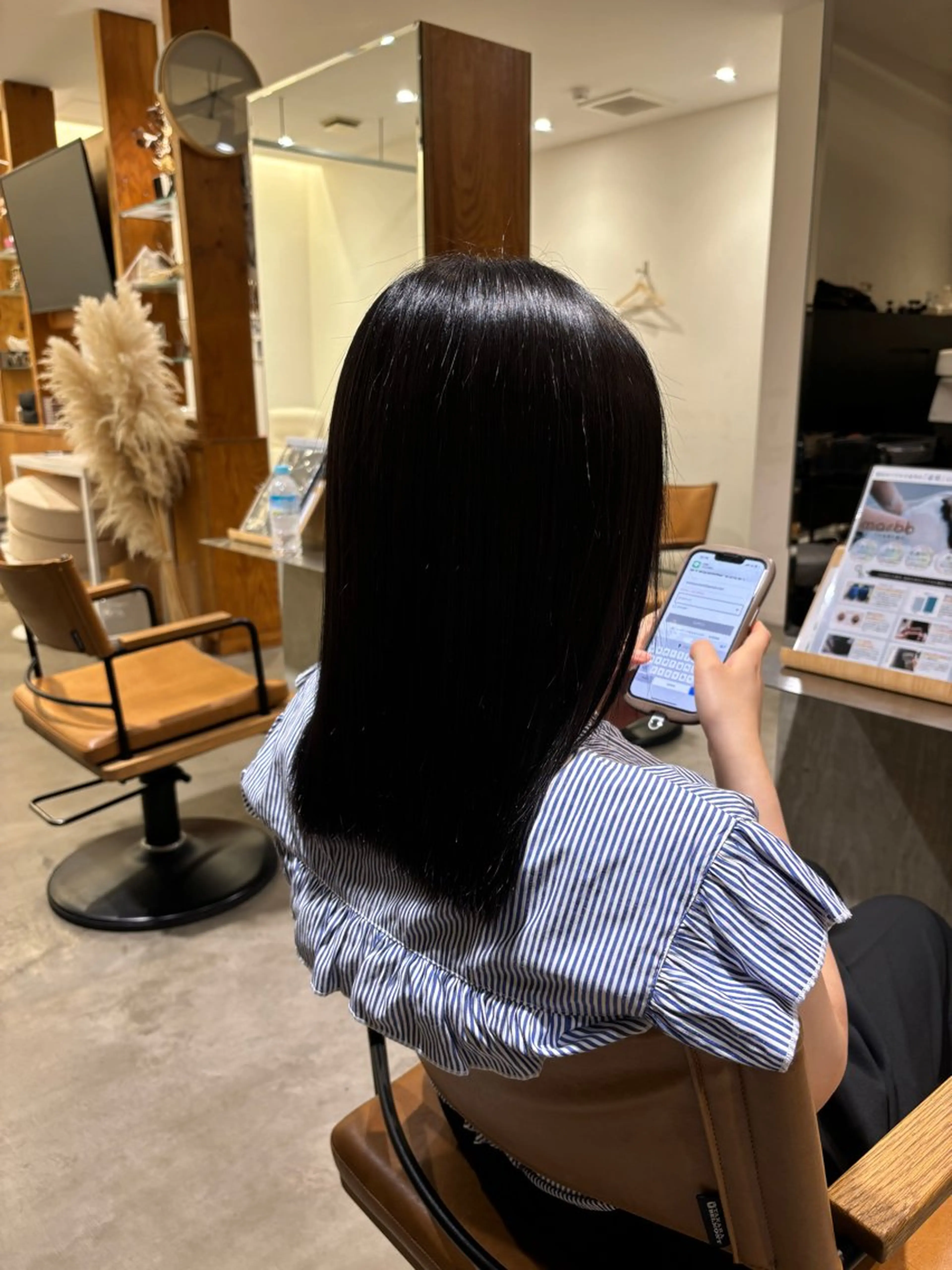 ミディアム カラー 小木曽 里華のヘアスタイル