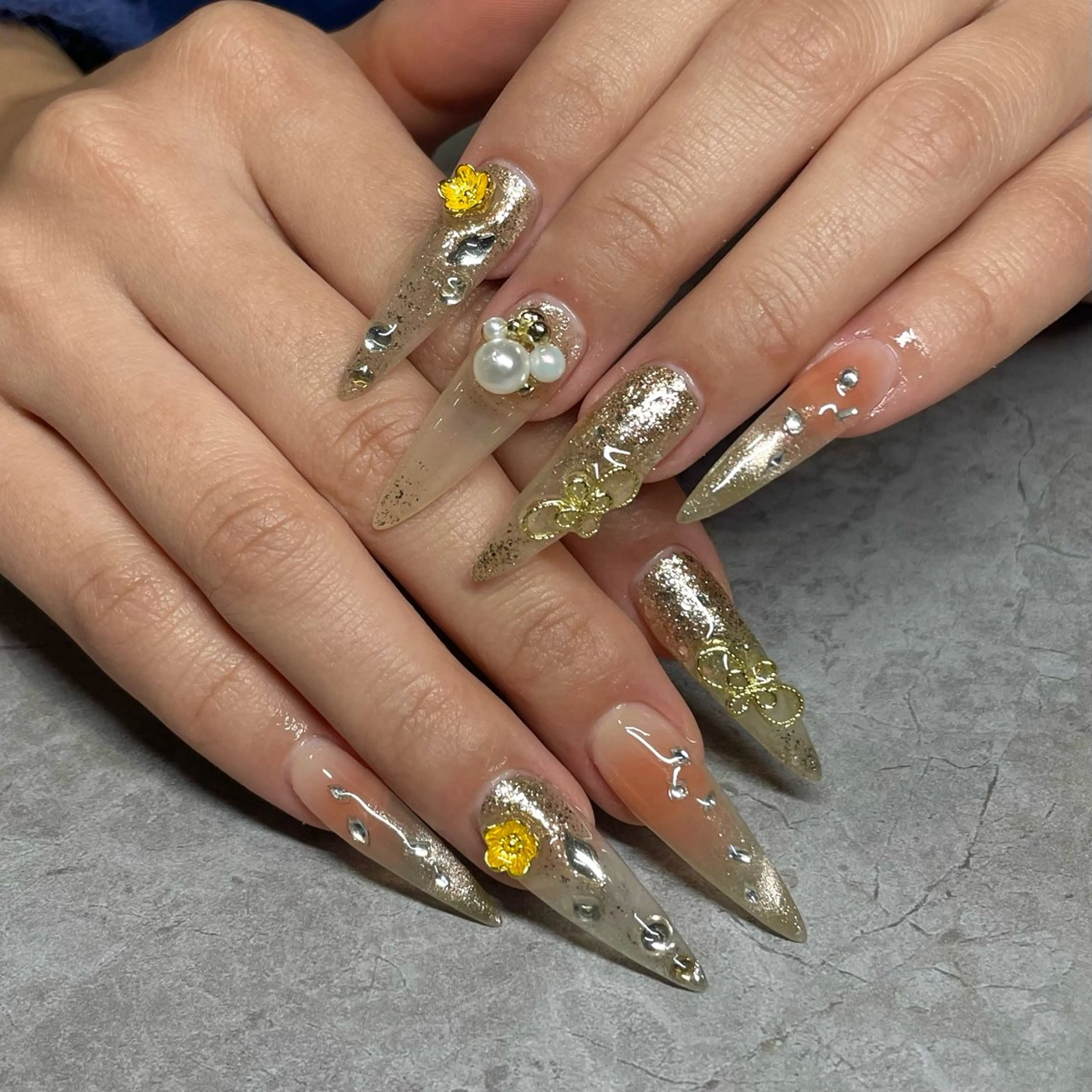 ネイル 成人式 ハンドネイル IROHA NAIL Kurumi🪽🫧のネイルデザイン