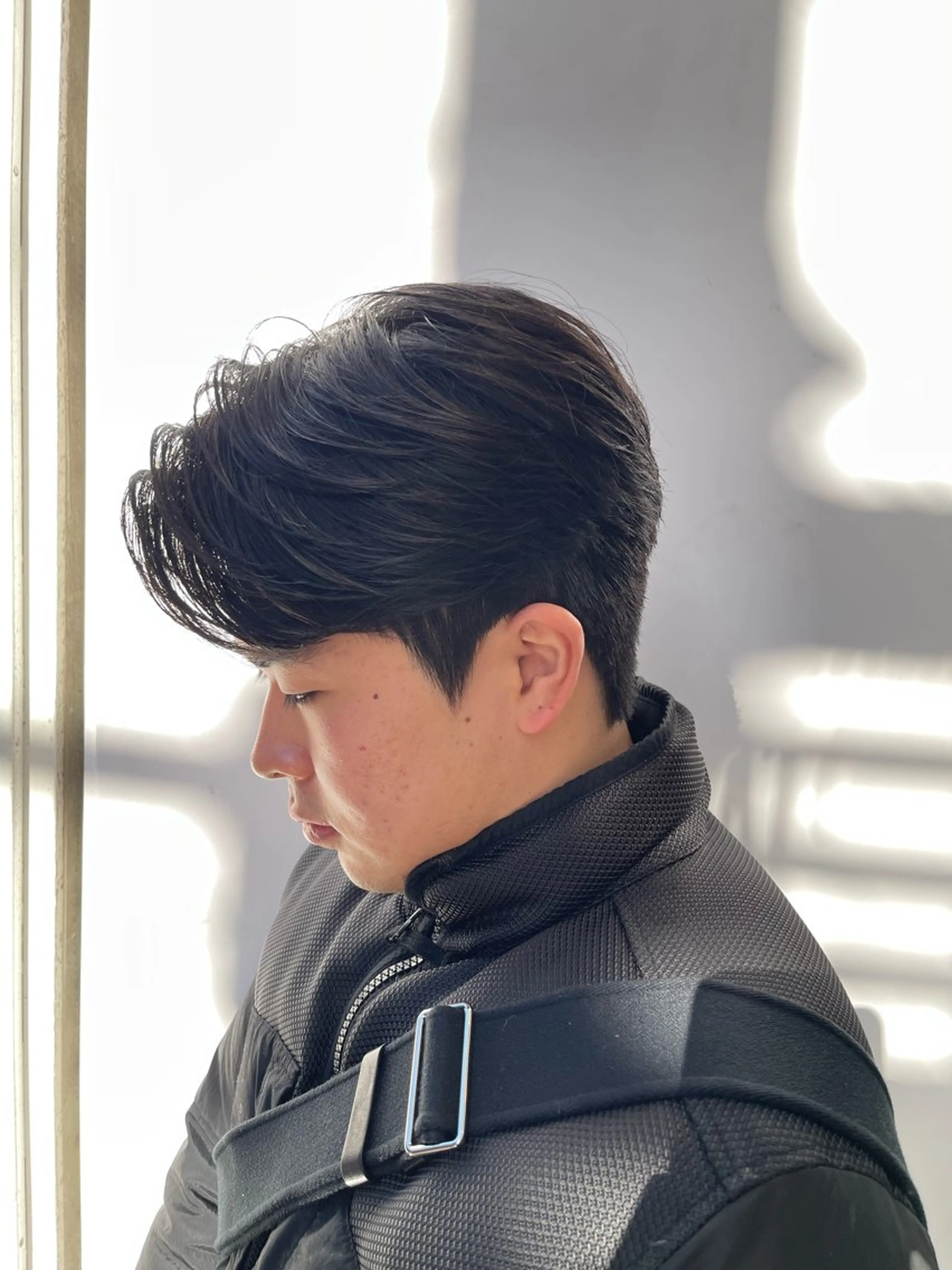 メンズ ダウンパーマ カルマパーマ メンズ韓国風 メンズパーマ 縮毛・酸性ストレート 特化のヘアスタイル