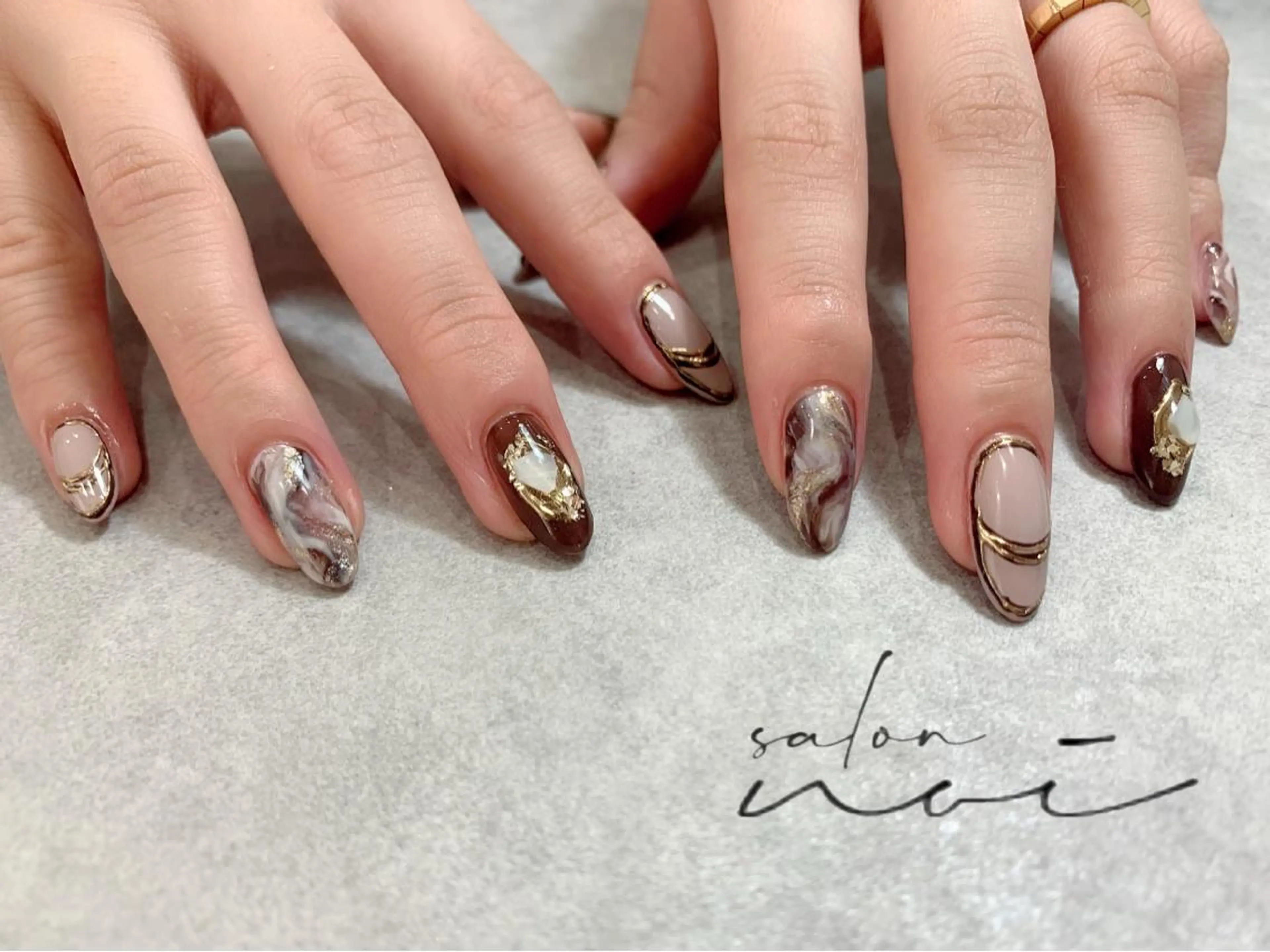 ネイル ブラウン ニュアンスネイル ハンドネイル salon noiのネイルデザイン
