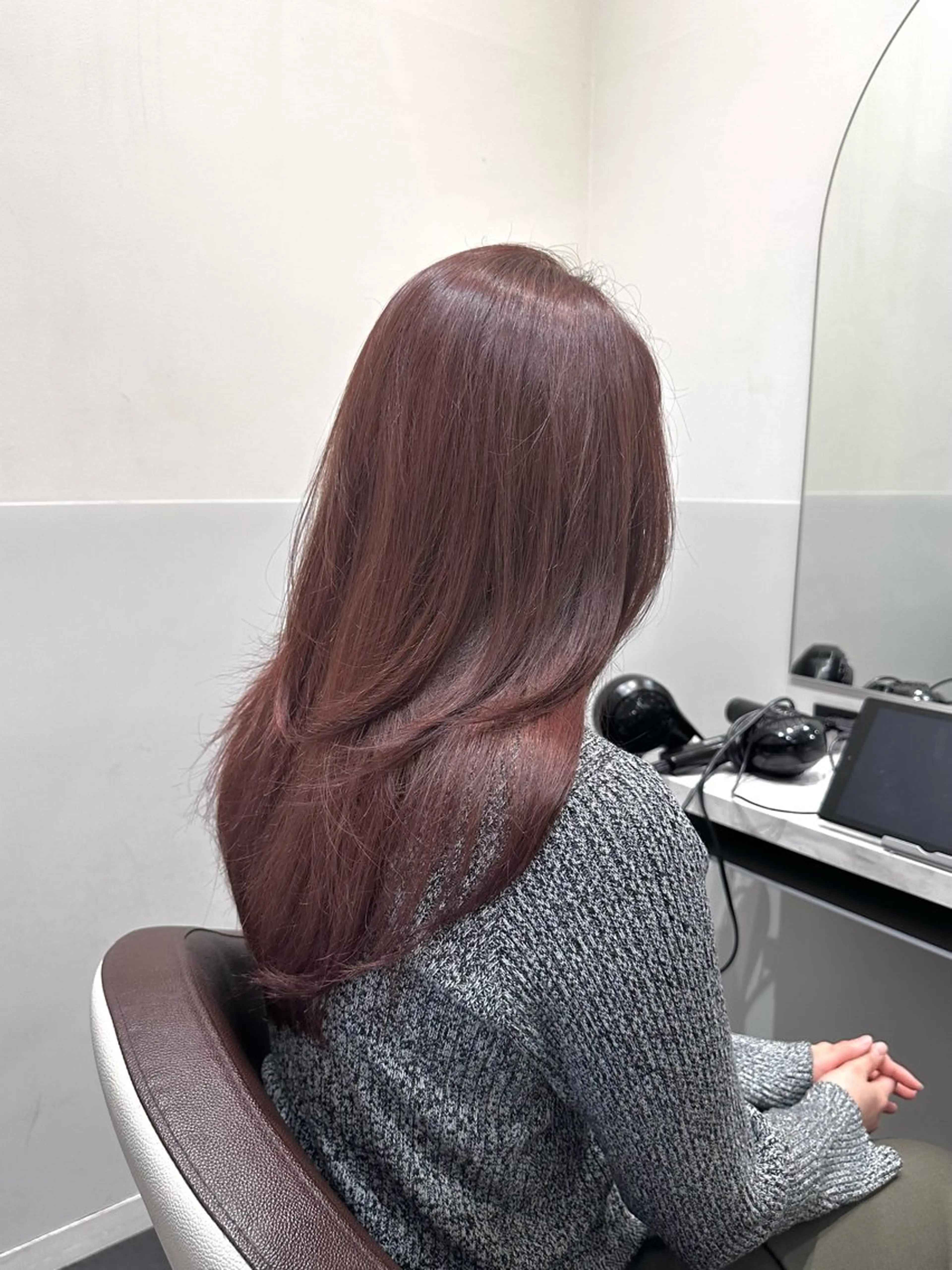 セミロング カラー ブリーチ ブラウンカラー ブリーチなしカラー レイヤーカット 矢野 晃平のヘアスタイル