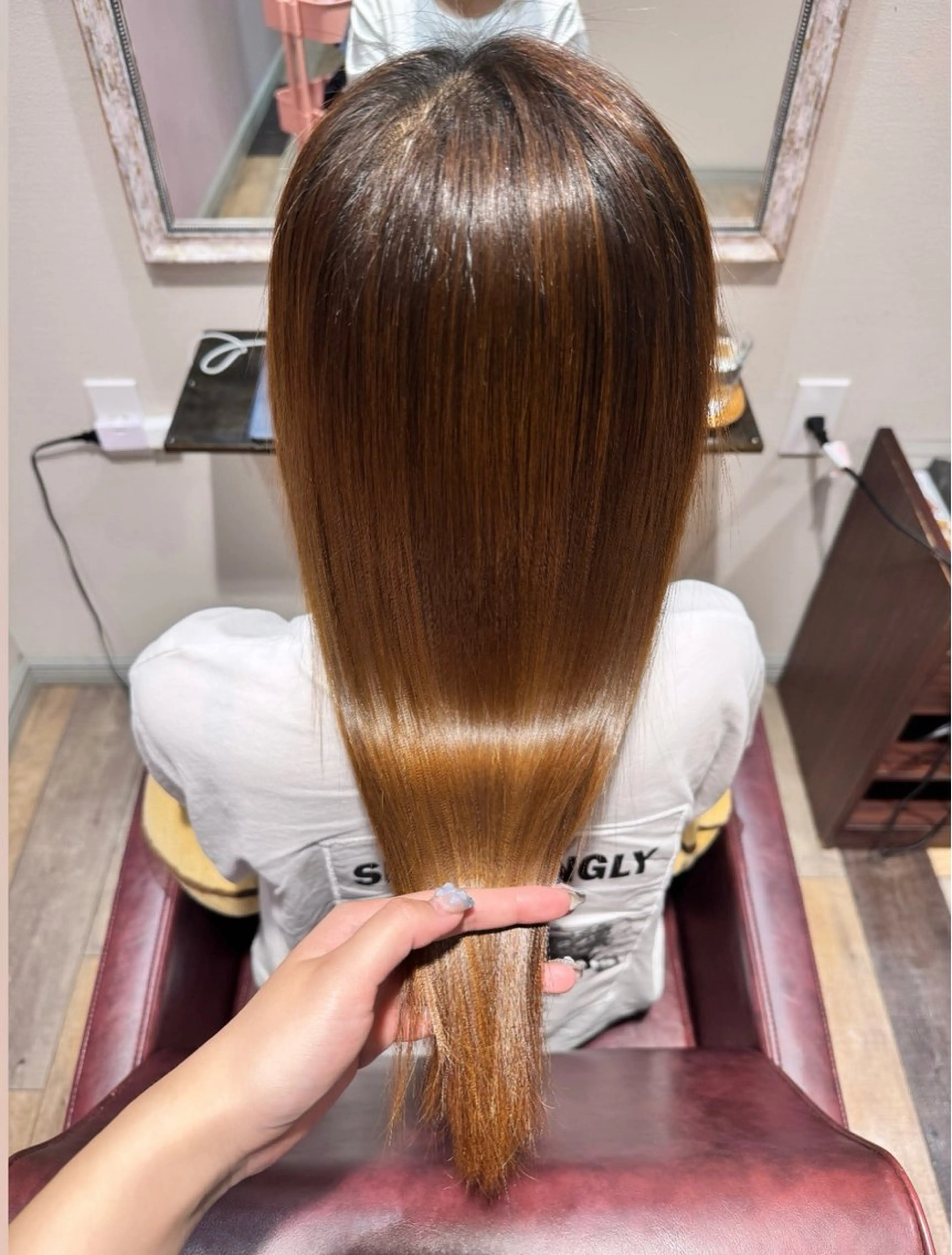 ロング なつき/ 艶カラー/縮毛矯正のヘアスタイル