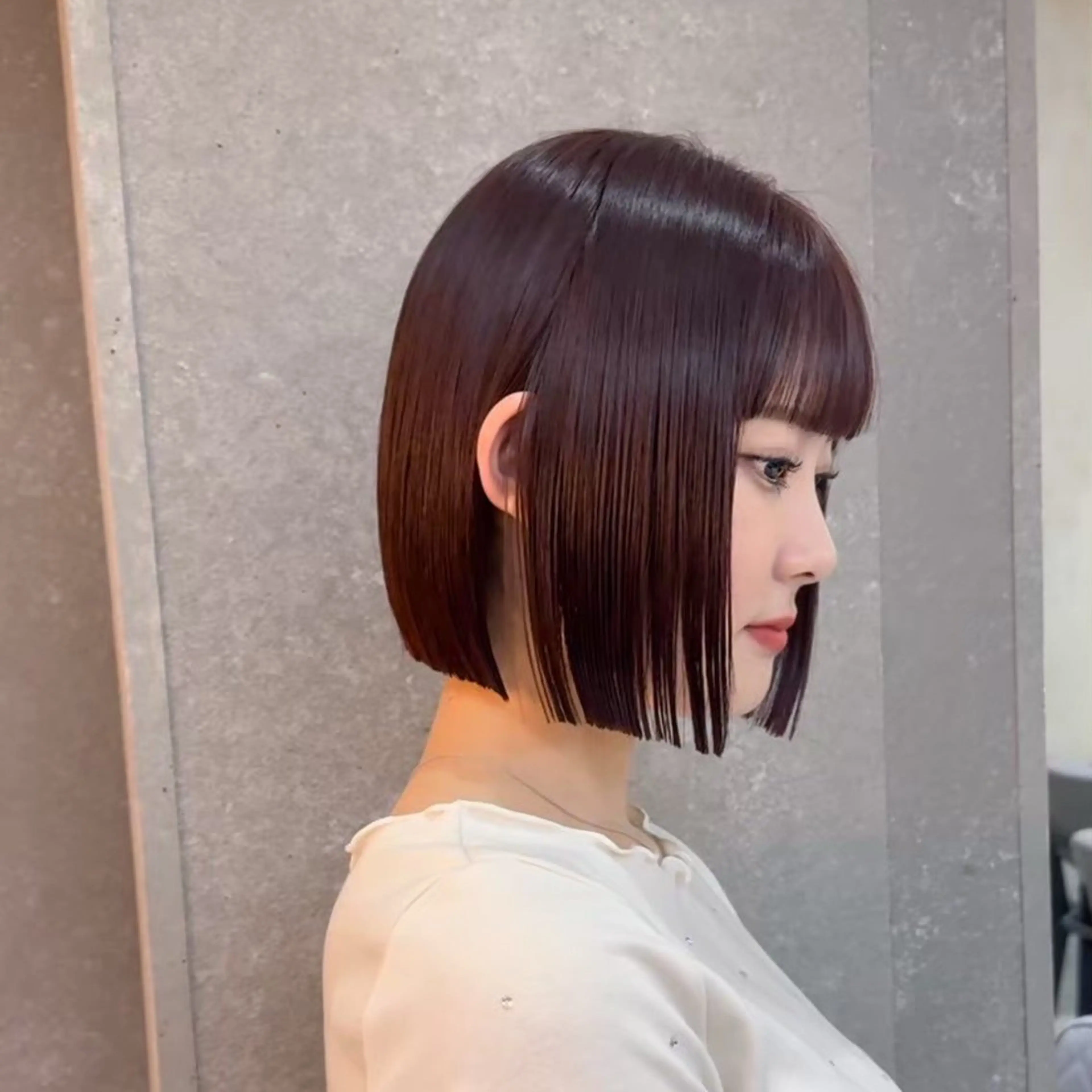 ショート カラー ボブ 縮毛矯正 カット 縮毛矯正 トリートメント 切りっぱなしボブ/ 縮毛矯正/レンのヘアスタイル