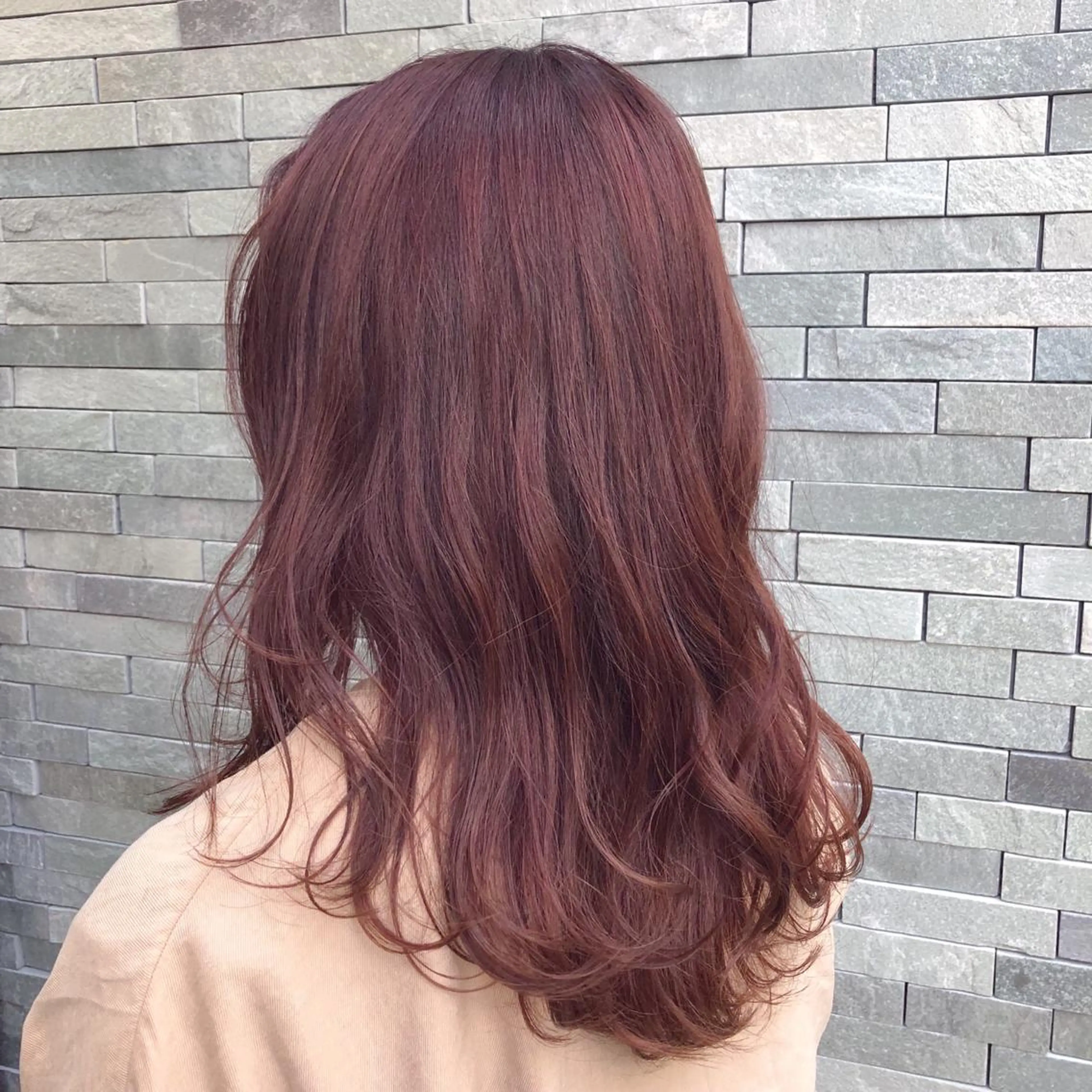 カラー レッドカラー 鈴木 孝治のヘアスタイル