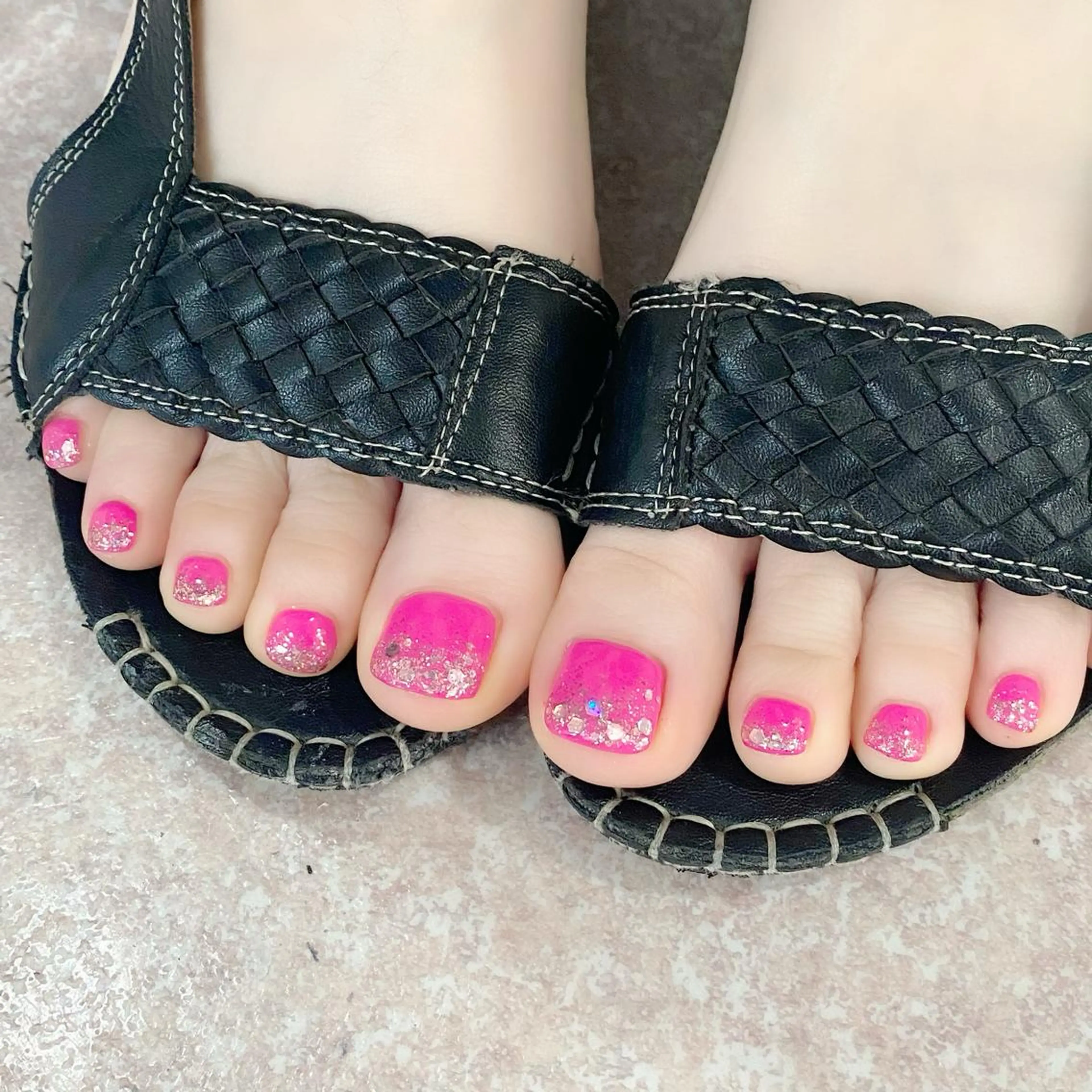 ミディアム カラー パーマ ヘアアレンジ メンズ キッズ ネイル マツエク・マツパ グラデーションカラー ピンクカラー カラーマツエク フットネイル グラデーション Salon Ｋのネイルデザイン