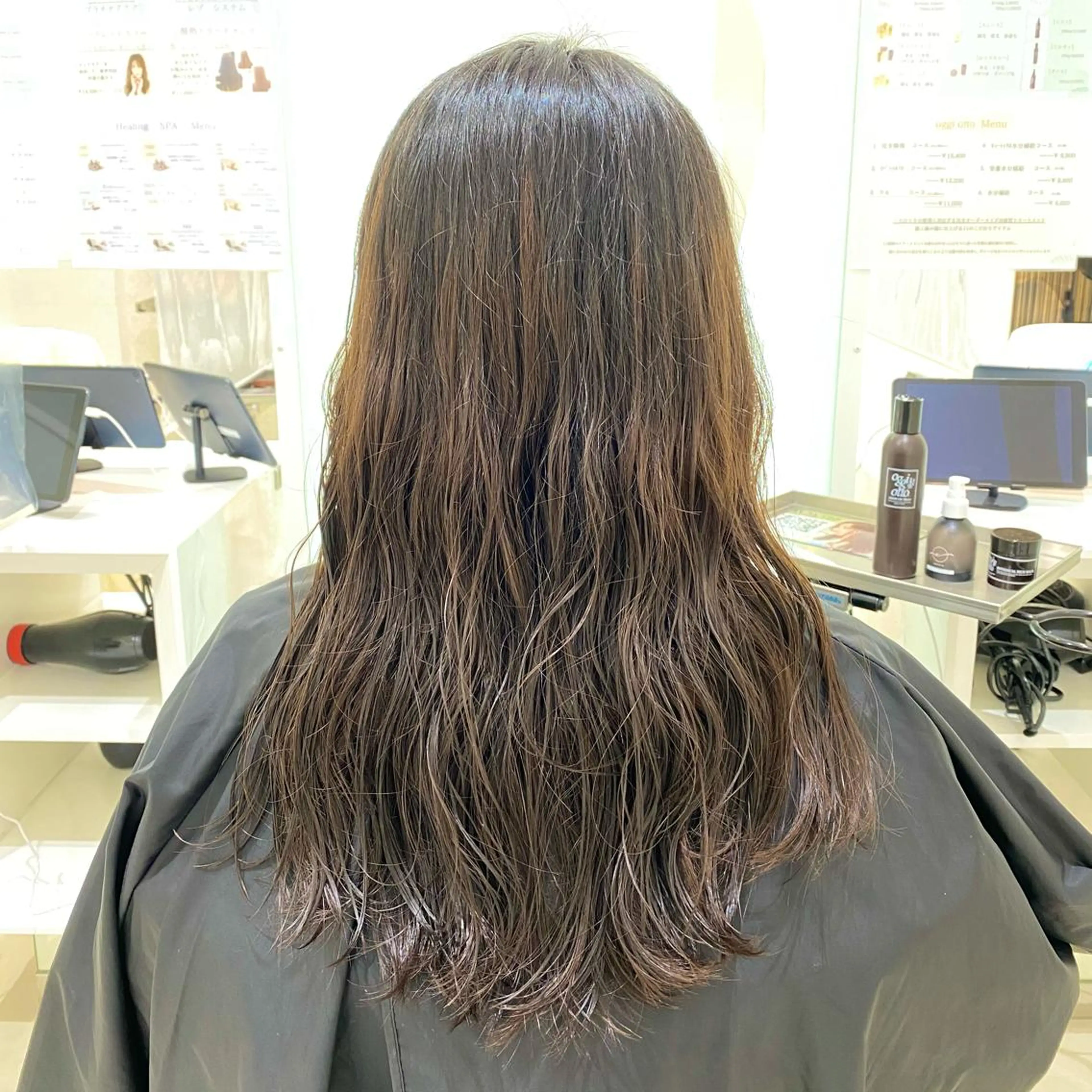 セミロング パーマ スパイラル波巻き パーマ井本汰壱のヘアスタイル