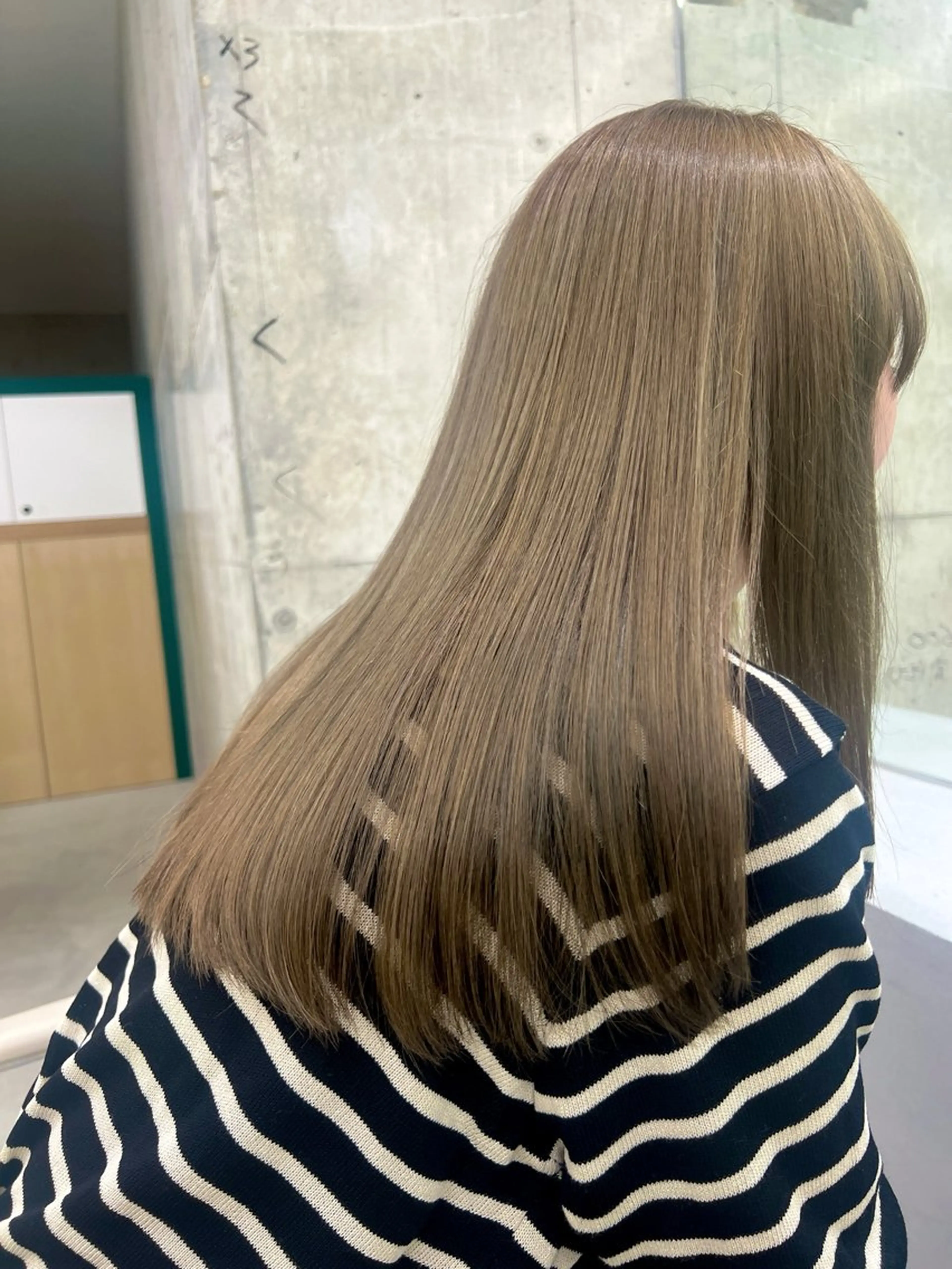 ブリーチなしでつくる赤み消しオリーブベージュカラー＋TR 【高濃度水素パウダーin】トリートメント¥9900の写真