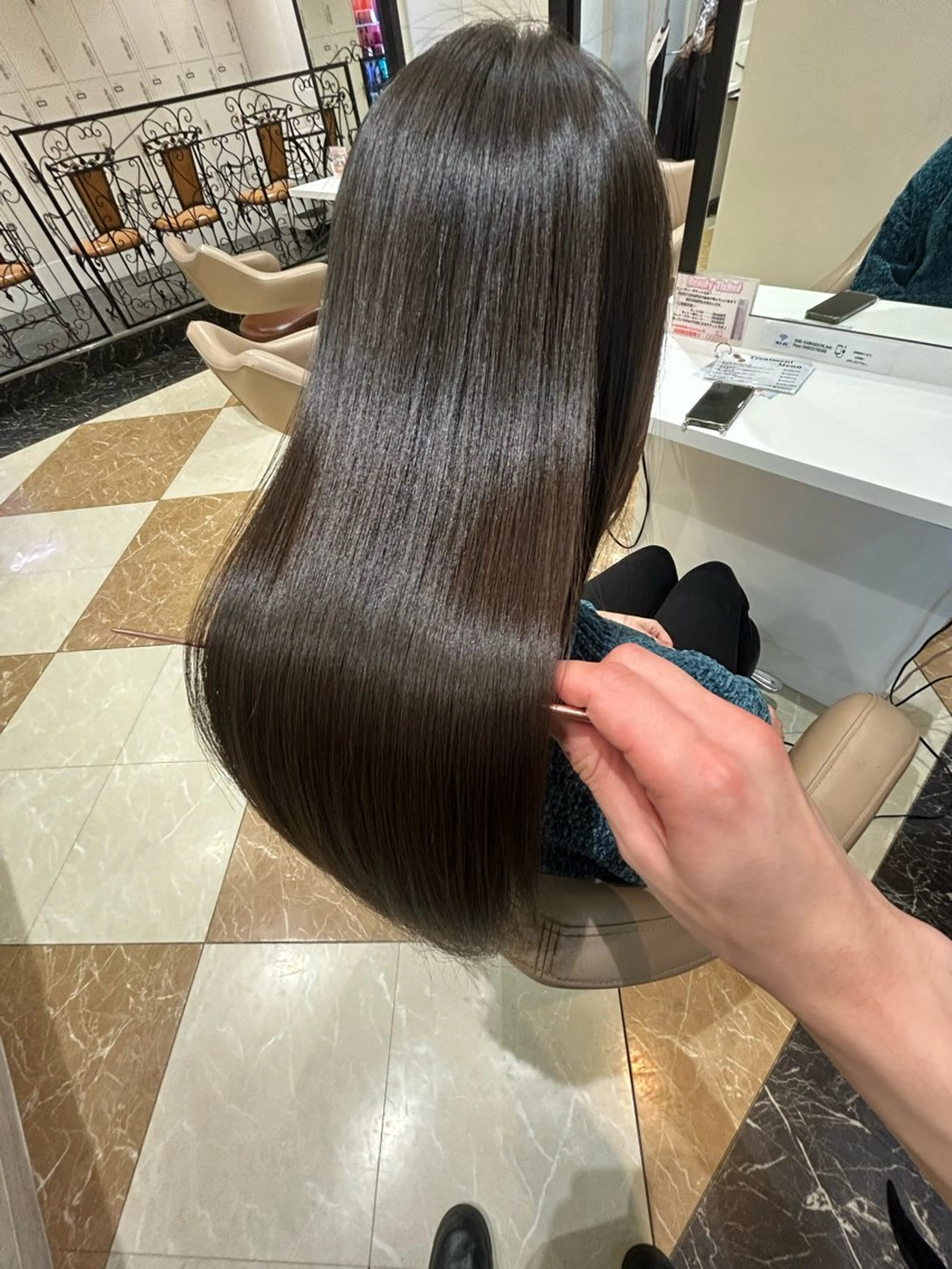 ロング パーマ 髪質改善 縮毛矯正 💍美髪矯正💍 髪質改善・店長 伊藤のヘアスタイル