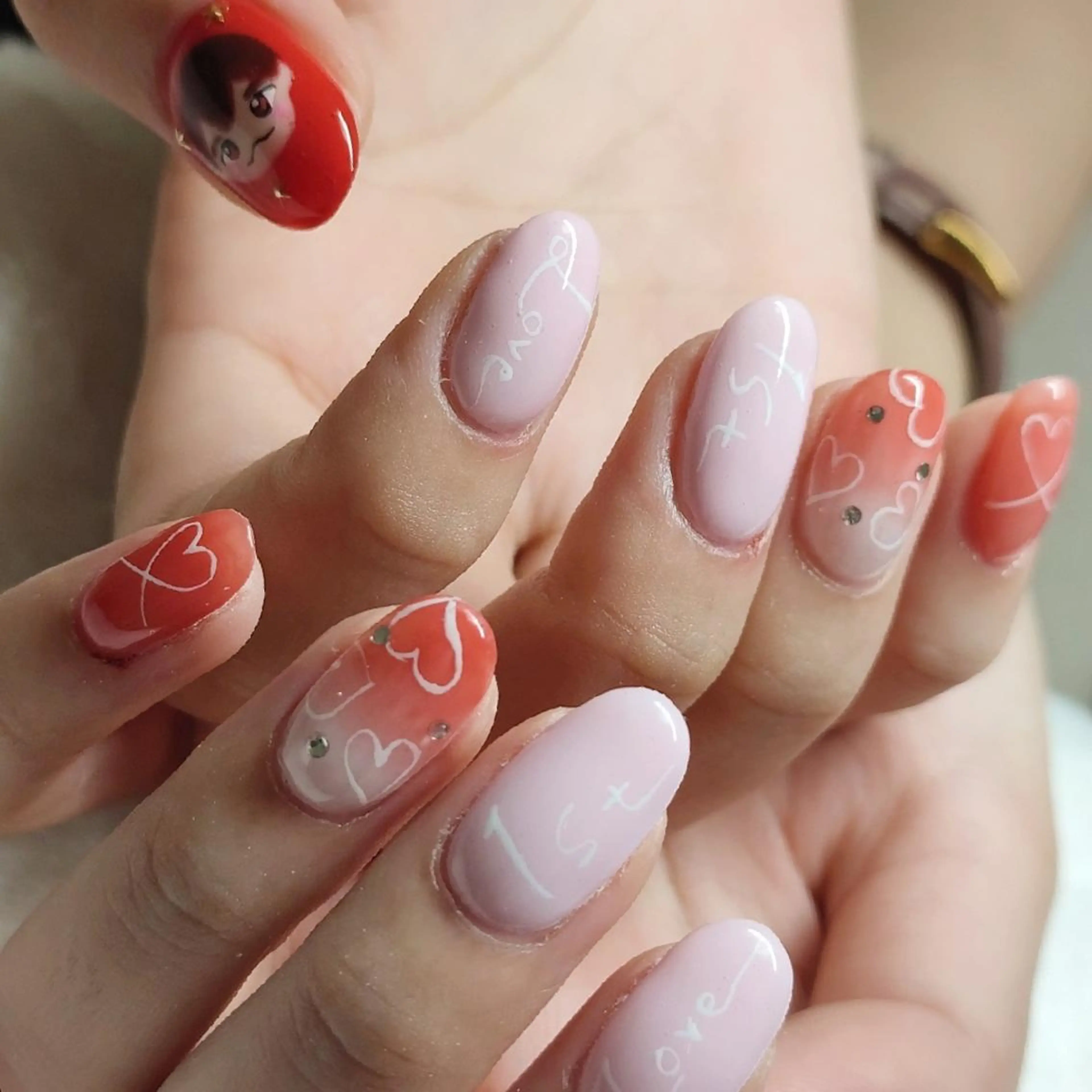 ネイル ハンドネイル RUNWAY 　　の眉毛・アイブロウイメージ