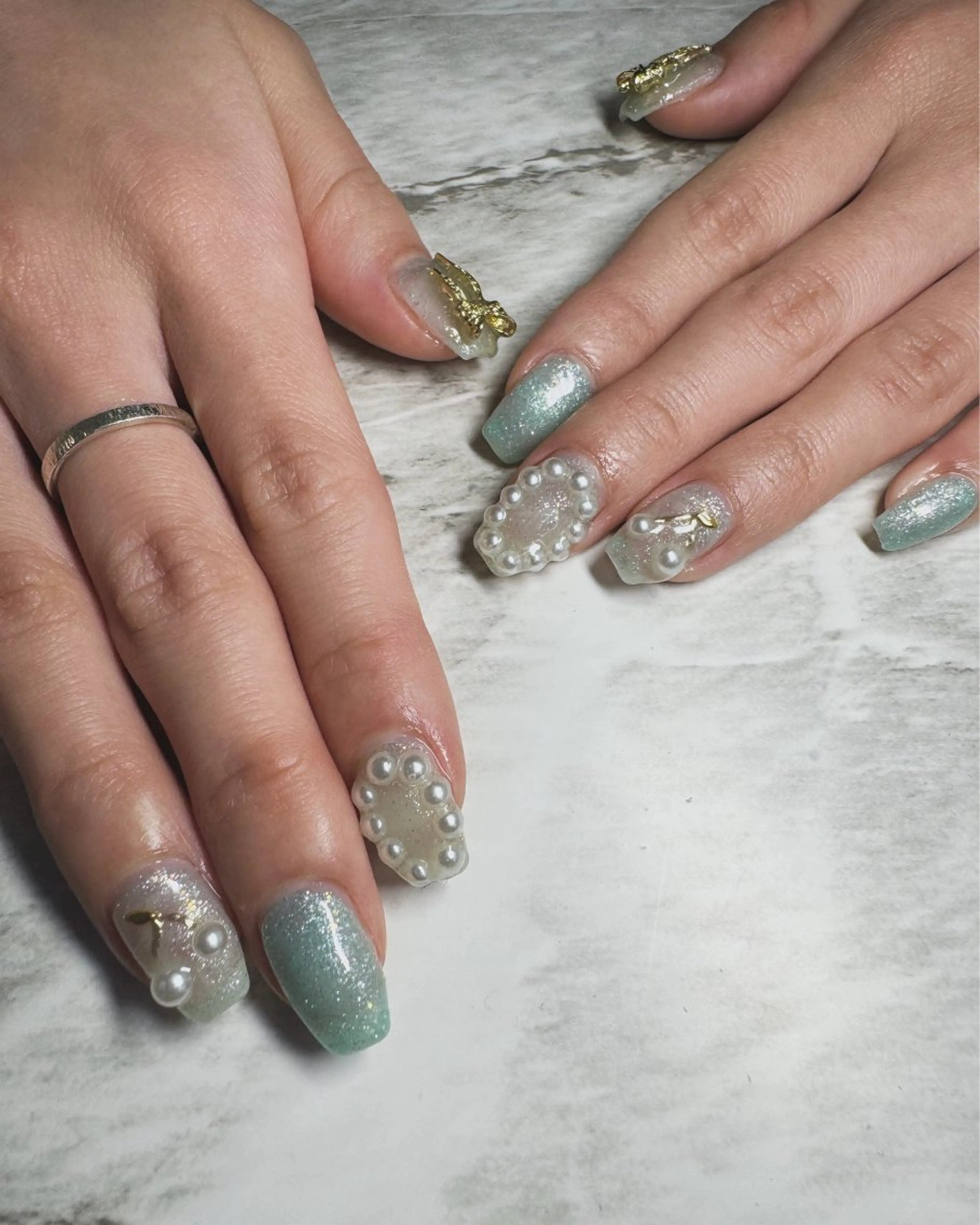 ネイル グリーン パステルネイル 春ネイル ハンドネイル フットネイル ハンドケア nail salon  AlgeTy所属・✴︎:.｡. MAKI.｡.:✴︎のネイルデザイン