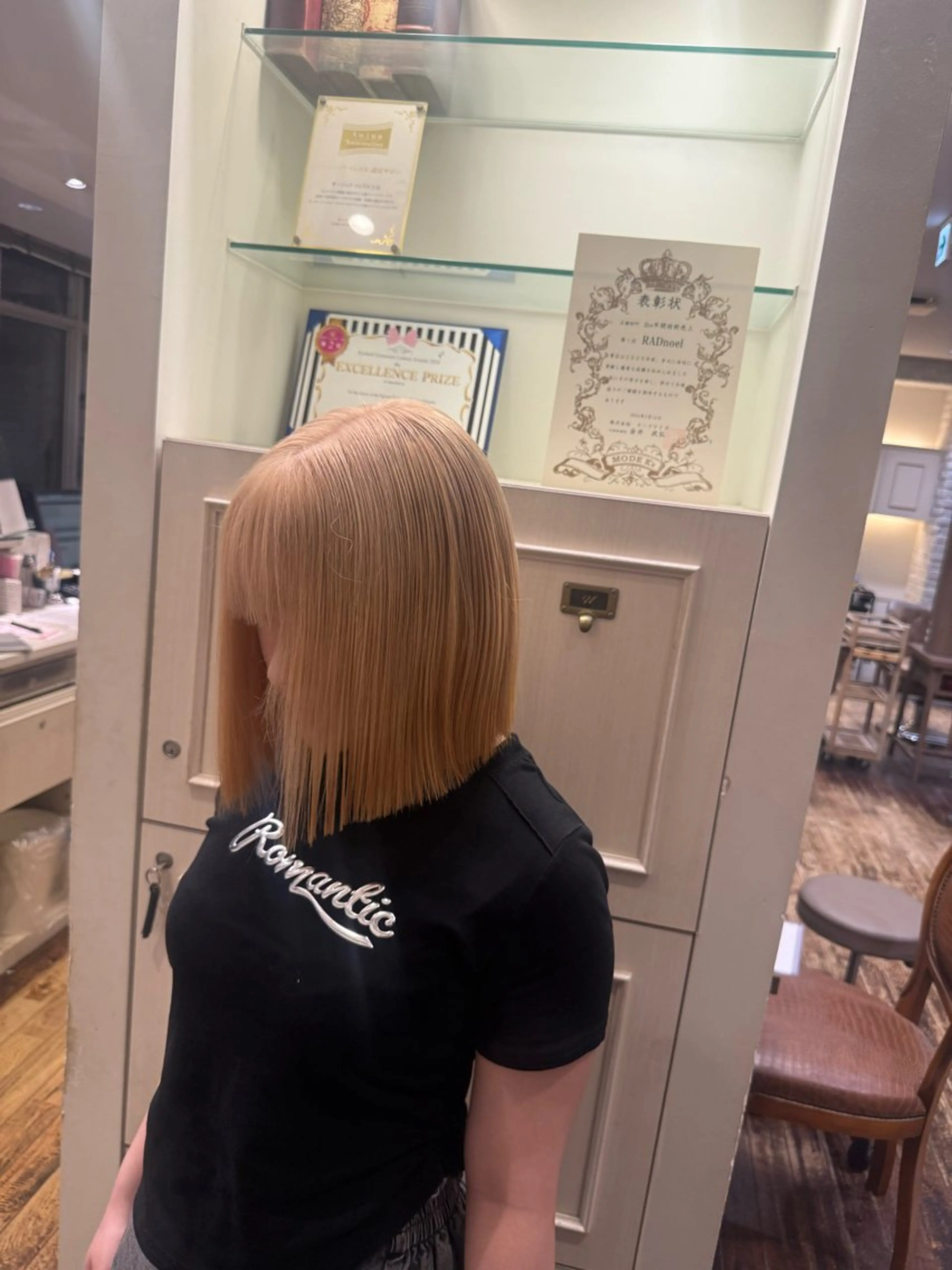 カラー ヘアカラー トリートメント ｢韓国風・ハイトーン ベージュカラー｣サナのヘアスタイル