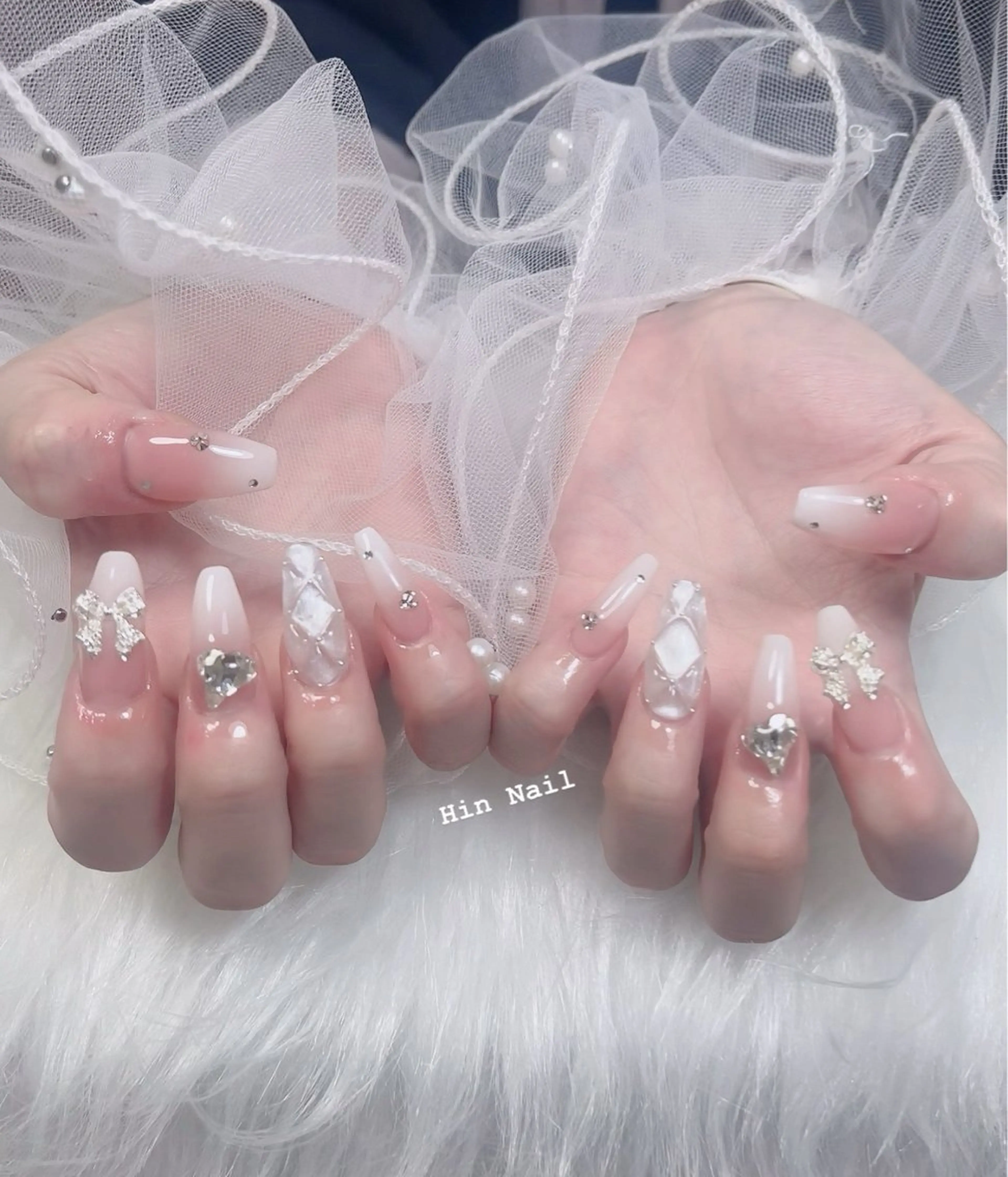 ネイル ハンドネイル Hin Nailsのネイルデザイン