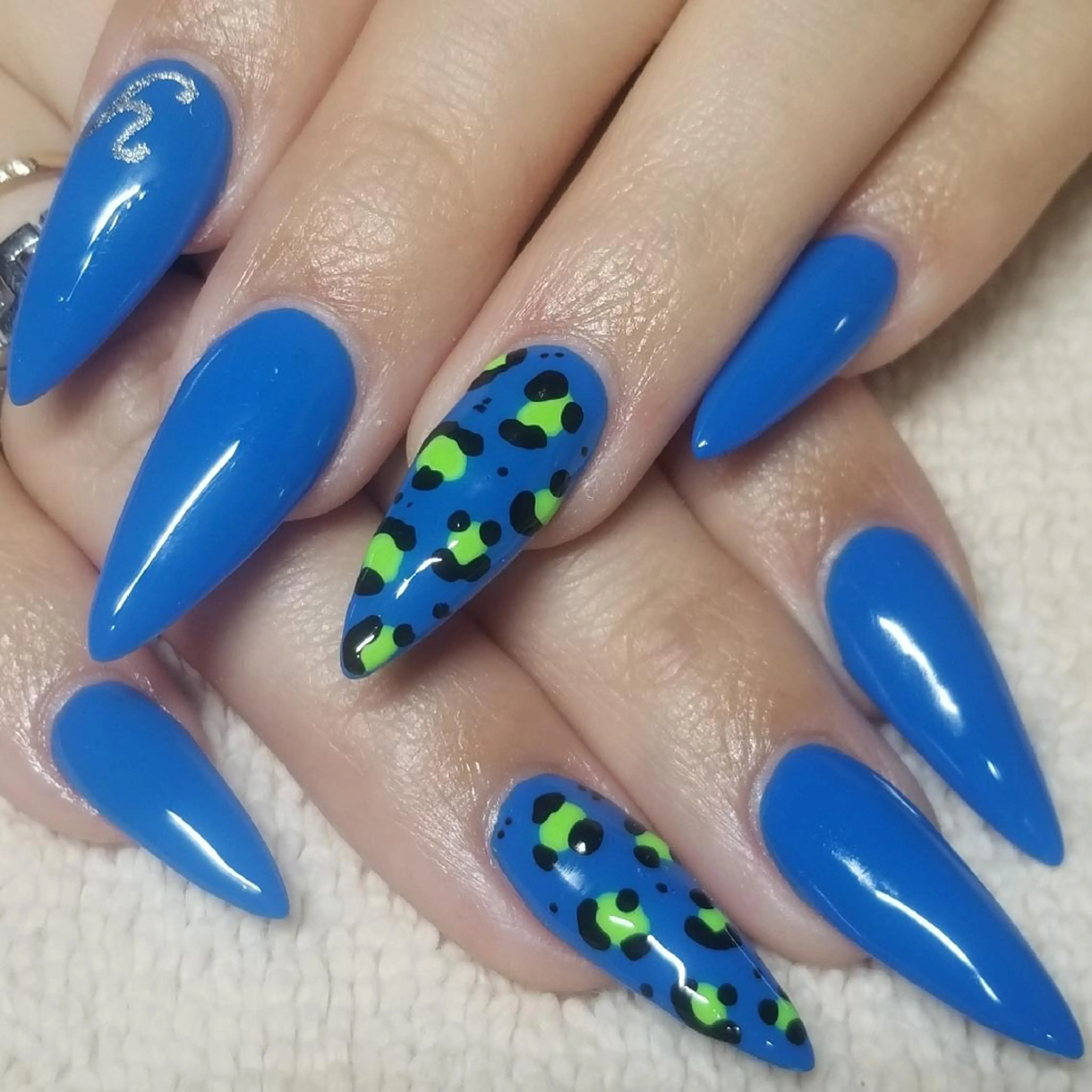 ネイル ブルー グリーン ワンカラーネイル よしだ ひろきのネイルデザイン