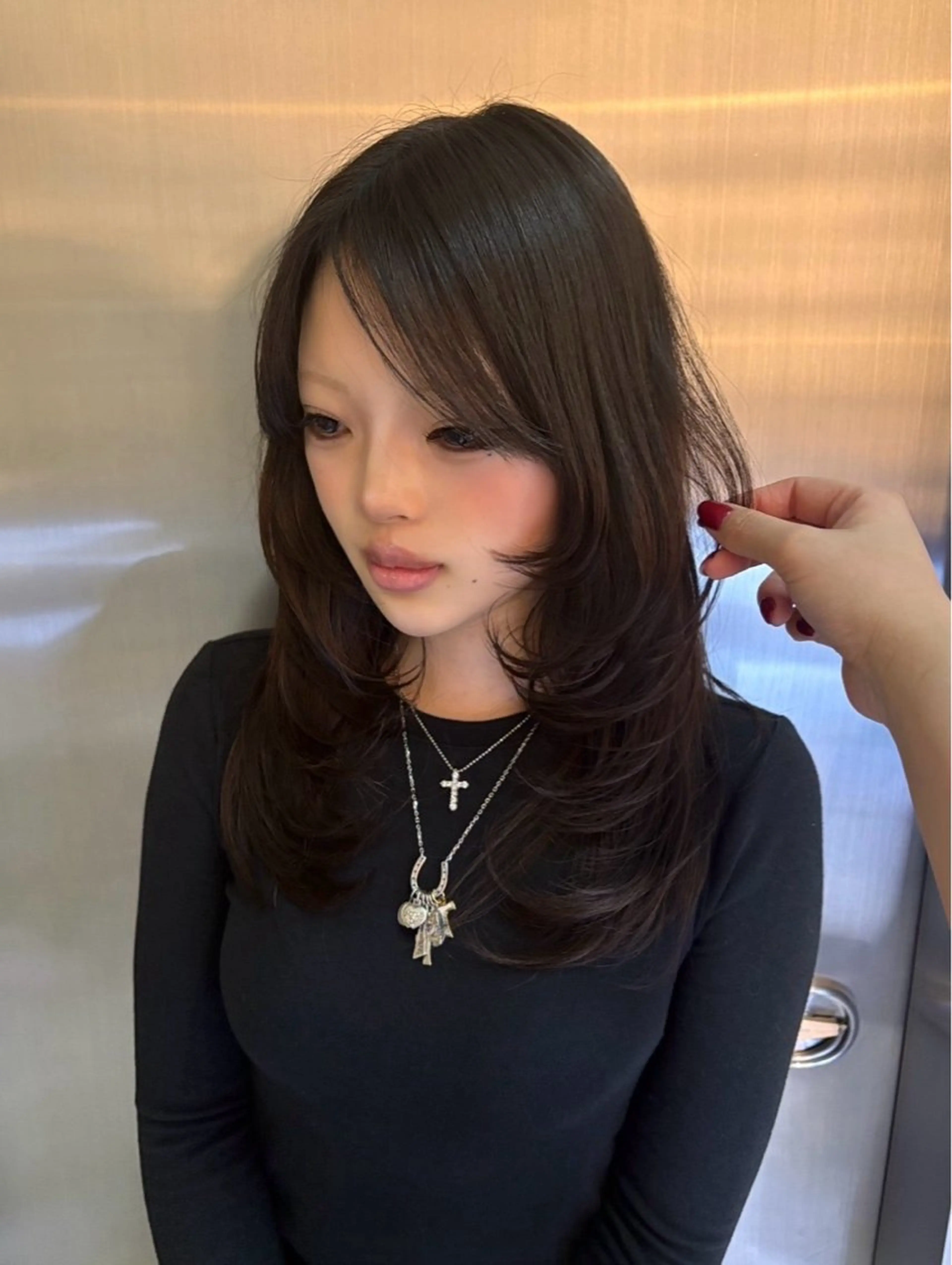 セミロング ハイレイヤー レイヤーカット AXIS栄ガスビル Hinataのヘアスタイル