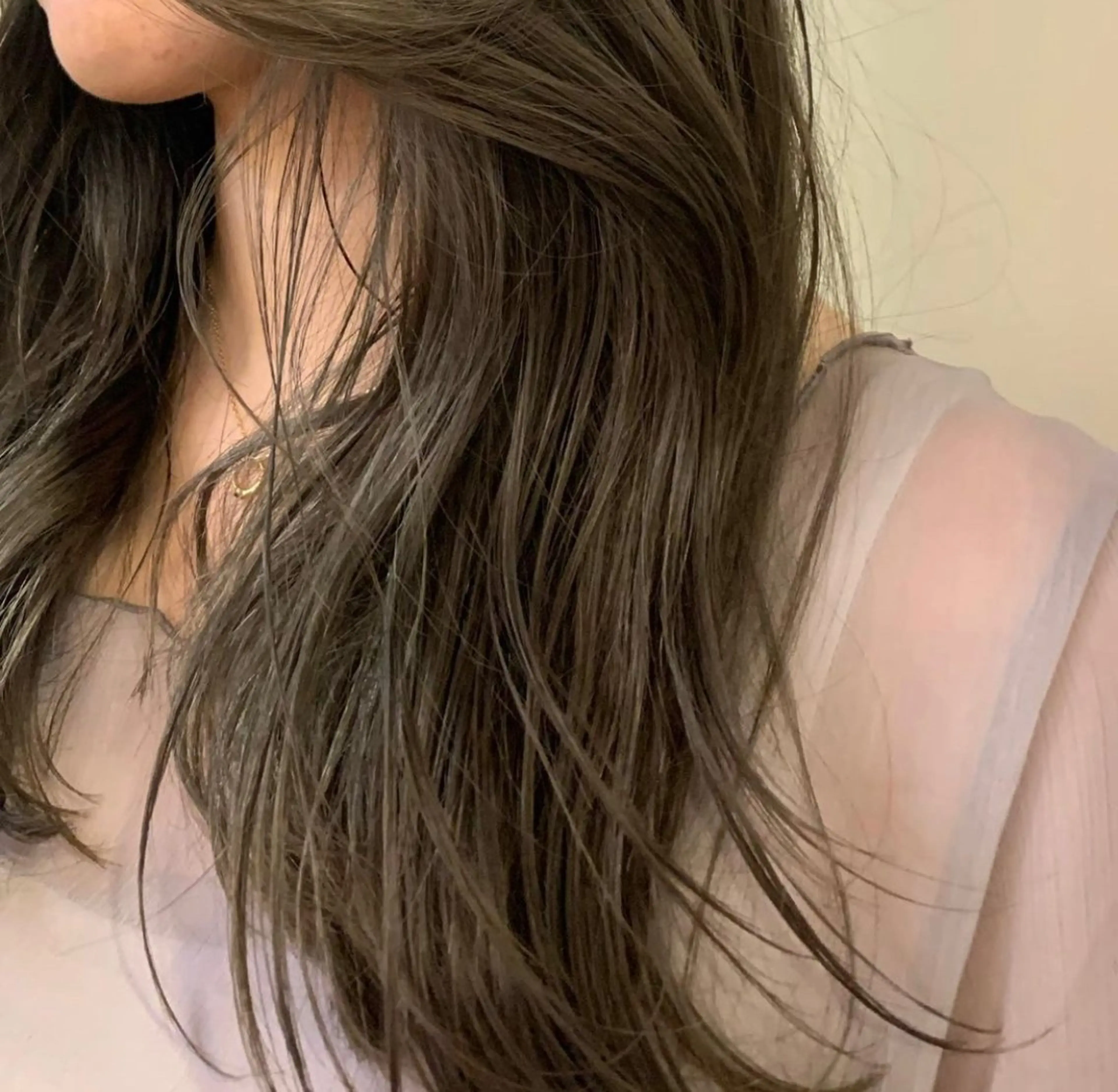 ロング カラー アッシュ ブリーチ ヘアカラー apica/ 菊地さら紗のヘアスタイル