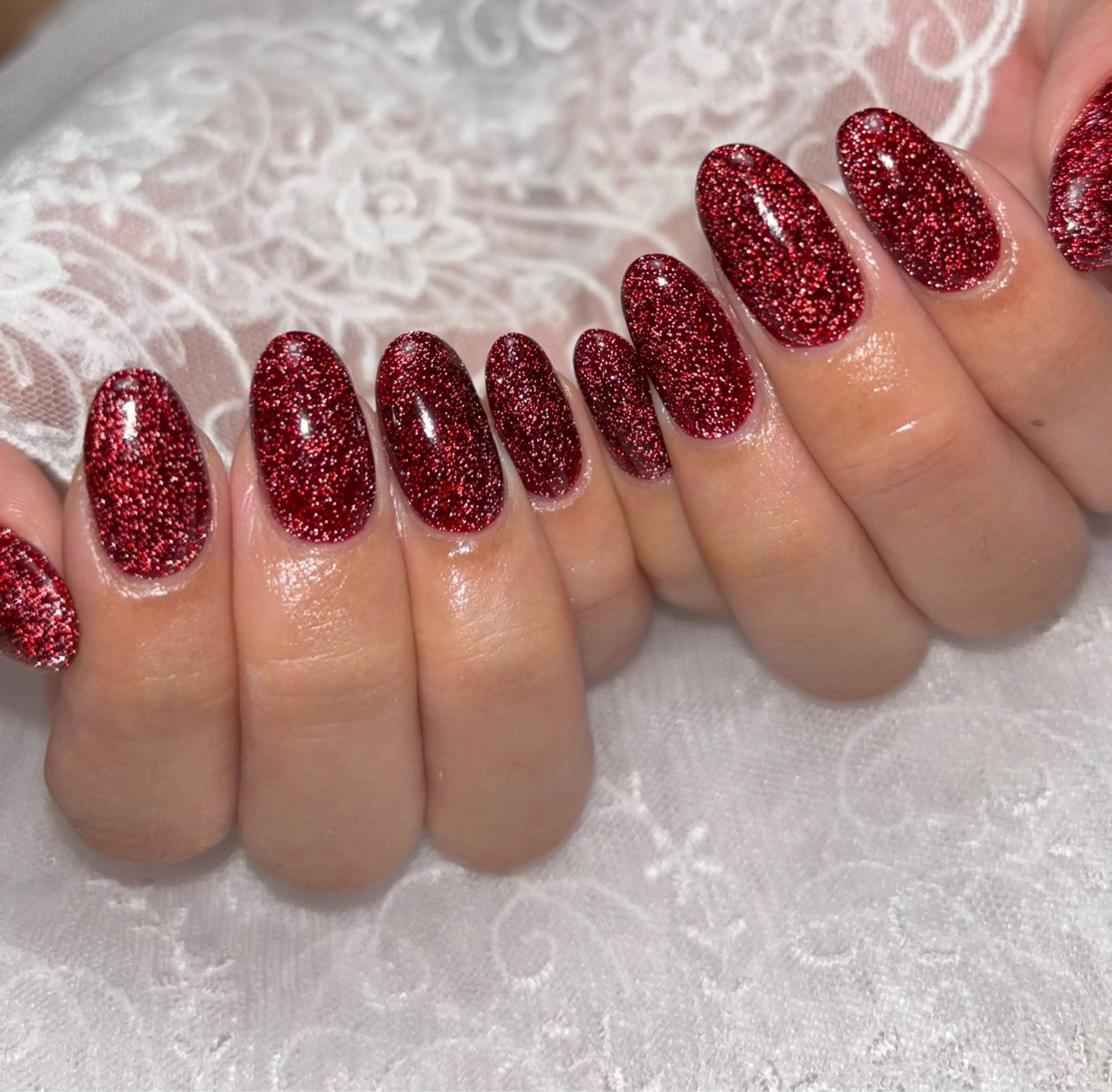 ネイル フラッシュネイル キラキラネイル 赤色 ハンドネイル Belle　ネイル＆ ホワイトニングサロンのネイルデザイン