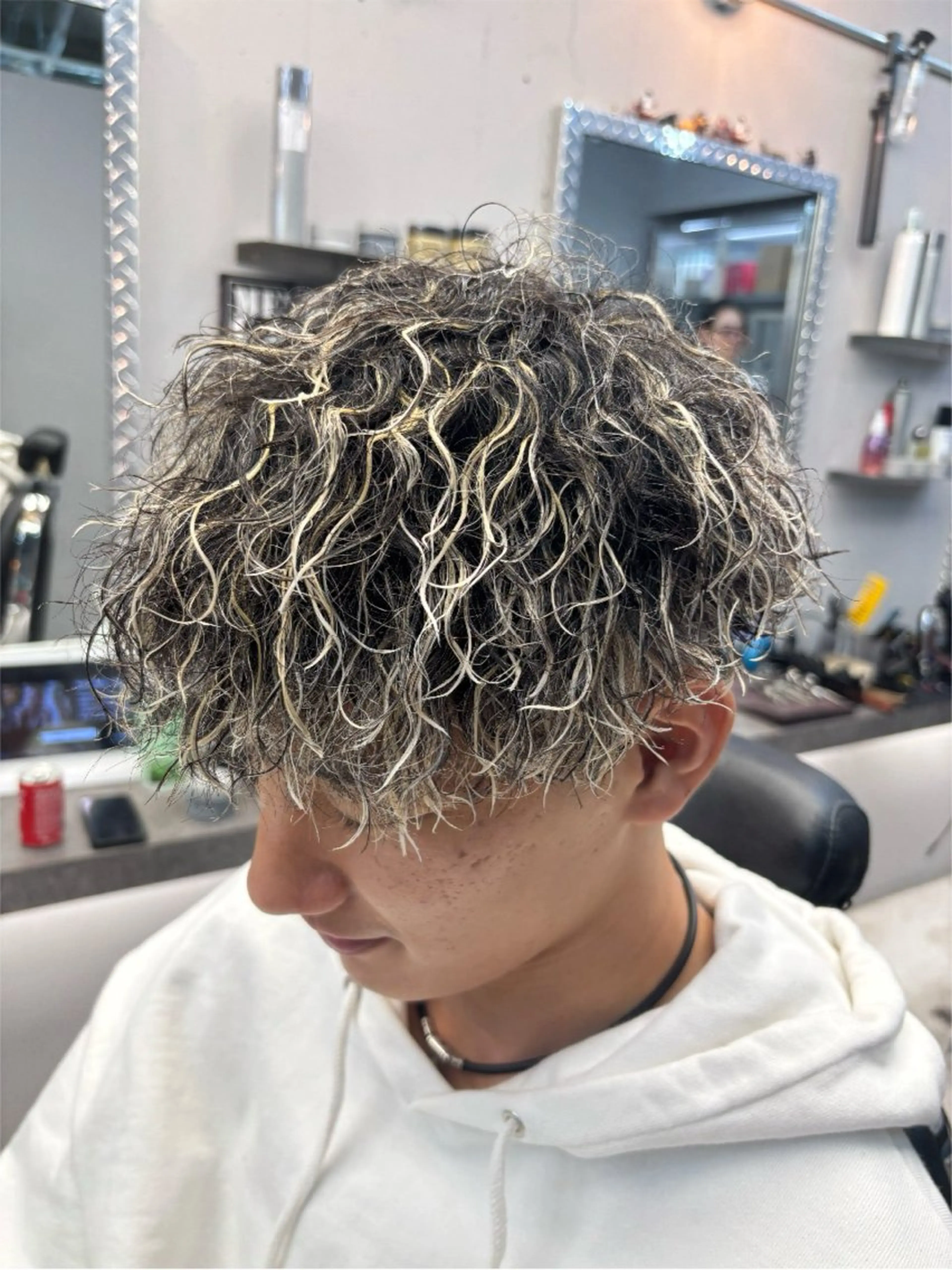 ショート カラー パーマ メンズ特化サロン 高山佑真のヘアスタイル