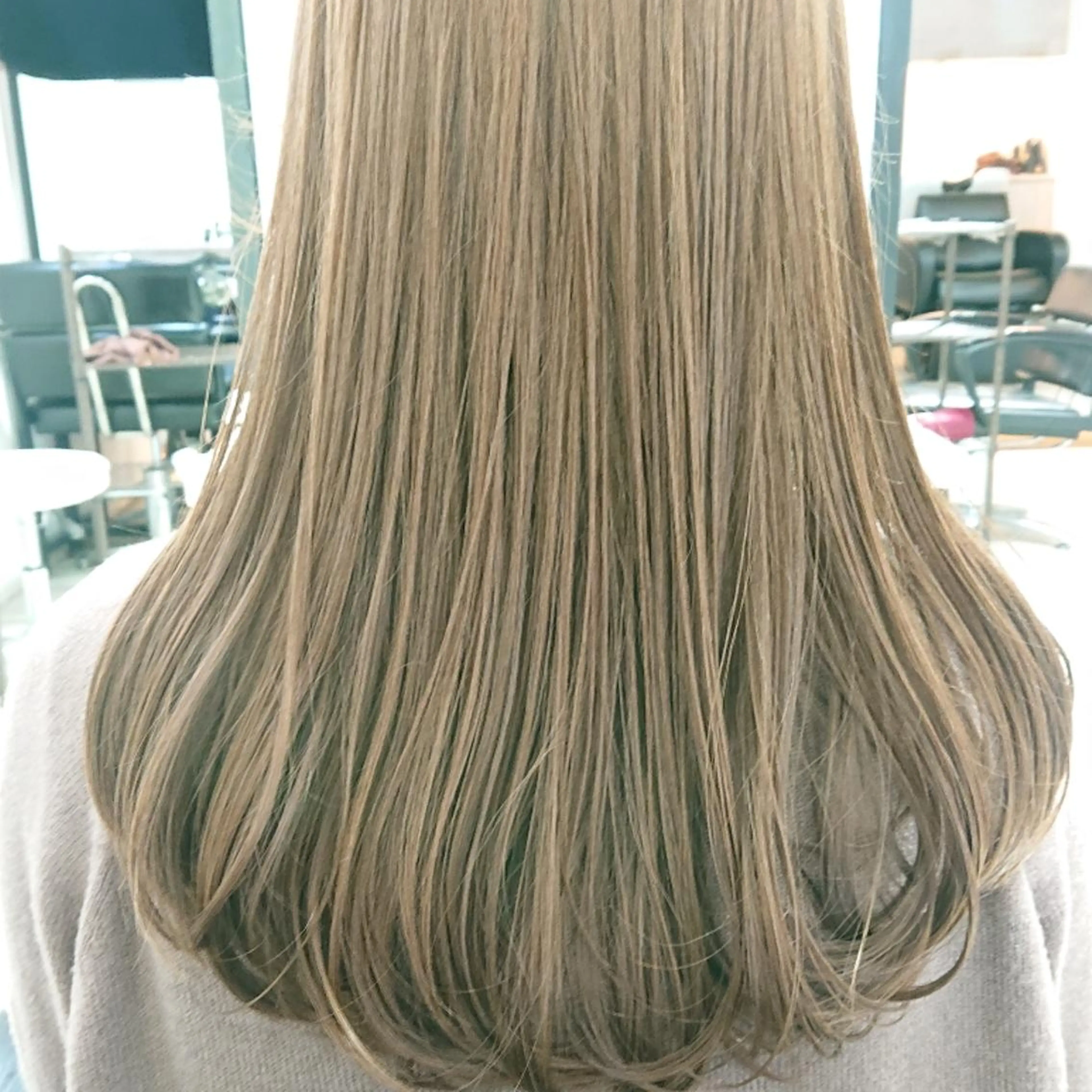 髪質改善✨後ろ姿美人✨とぅるとぅるのやわらかい髪に🔴超音波アイロン🎵オーダーメイドトリートメント＋ダメージケアカラーの写真