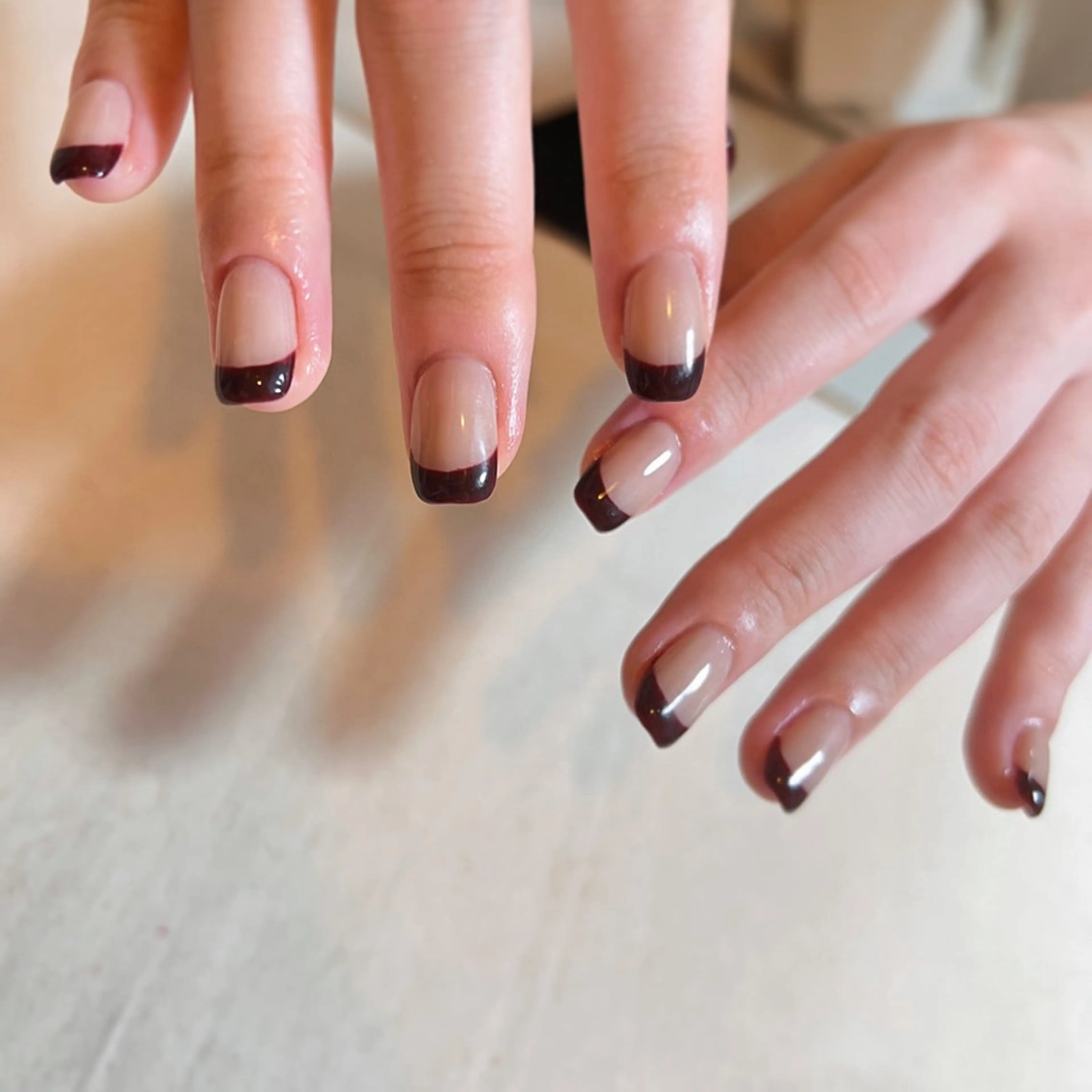 ネイル ボルドー ブラウン フレンチネイル pointillé .ayaのネイルデザイン