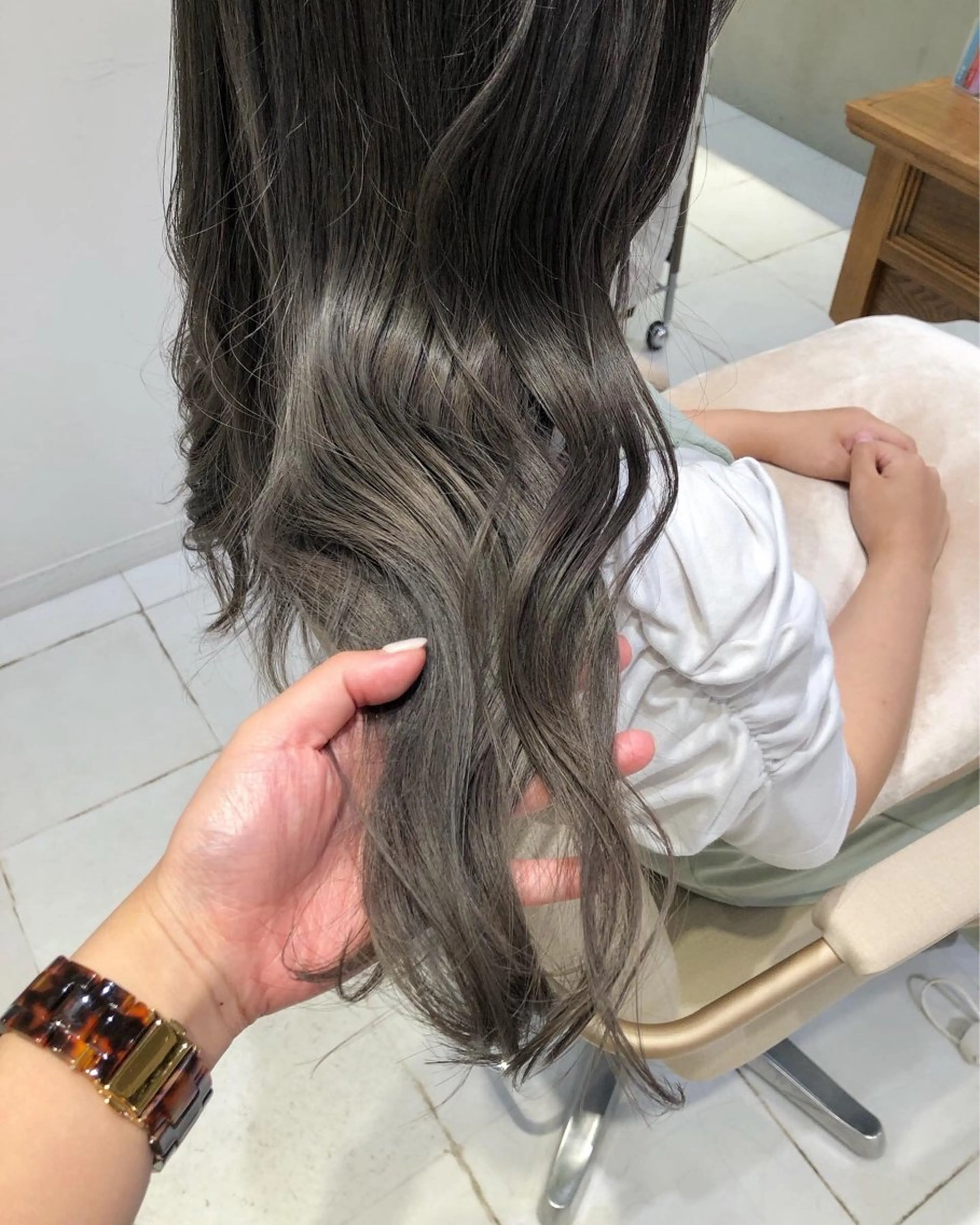 セミロング カラー ブリーチ グレージュ ヘアカラー トリートメント ボブレイヤー/ カラー診断/Amiのヘアスタイル